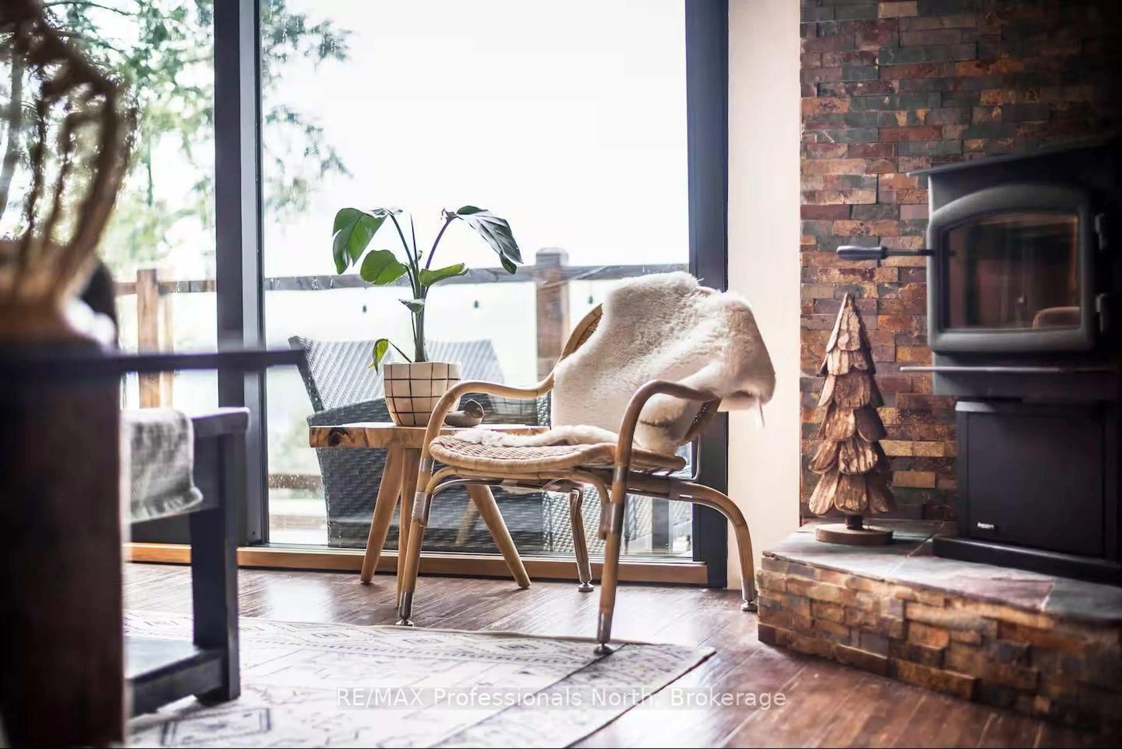 Living room with furniture, unknown for 1325 Watts Rd, Dysart et al Ontario K0M 1S0