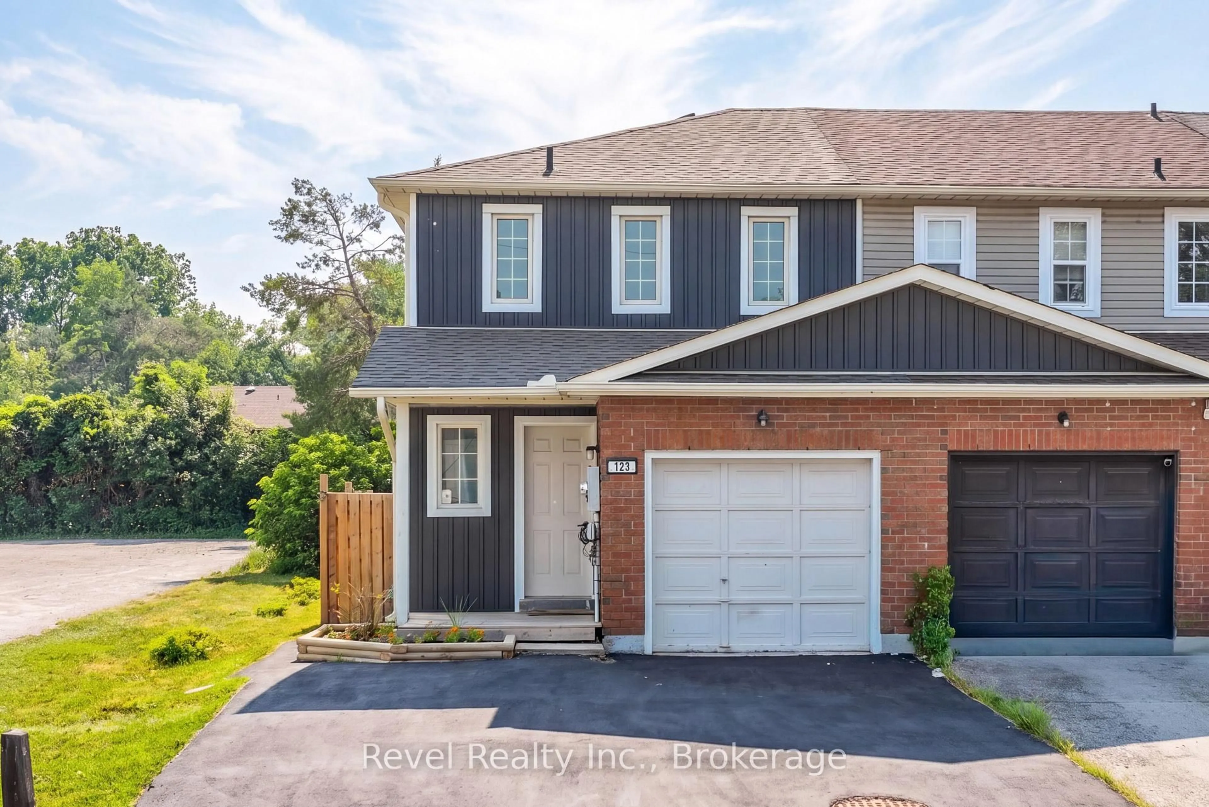 Home with brick exterior material, street for 123 Albert St, Kawartha Lakes Ontario K9V 6G1