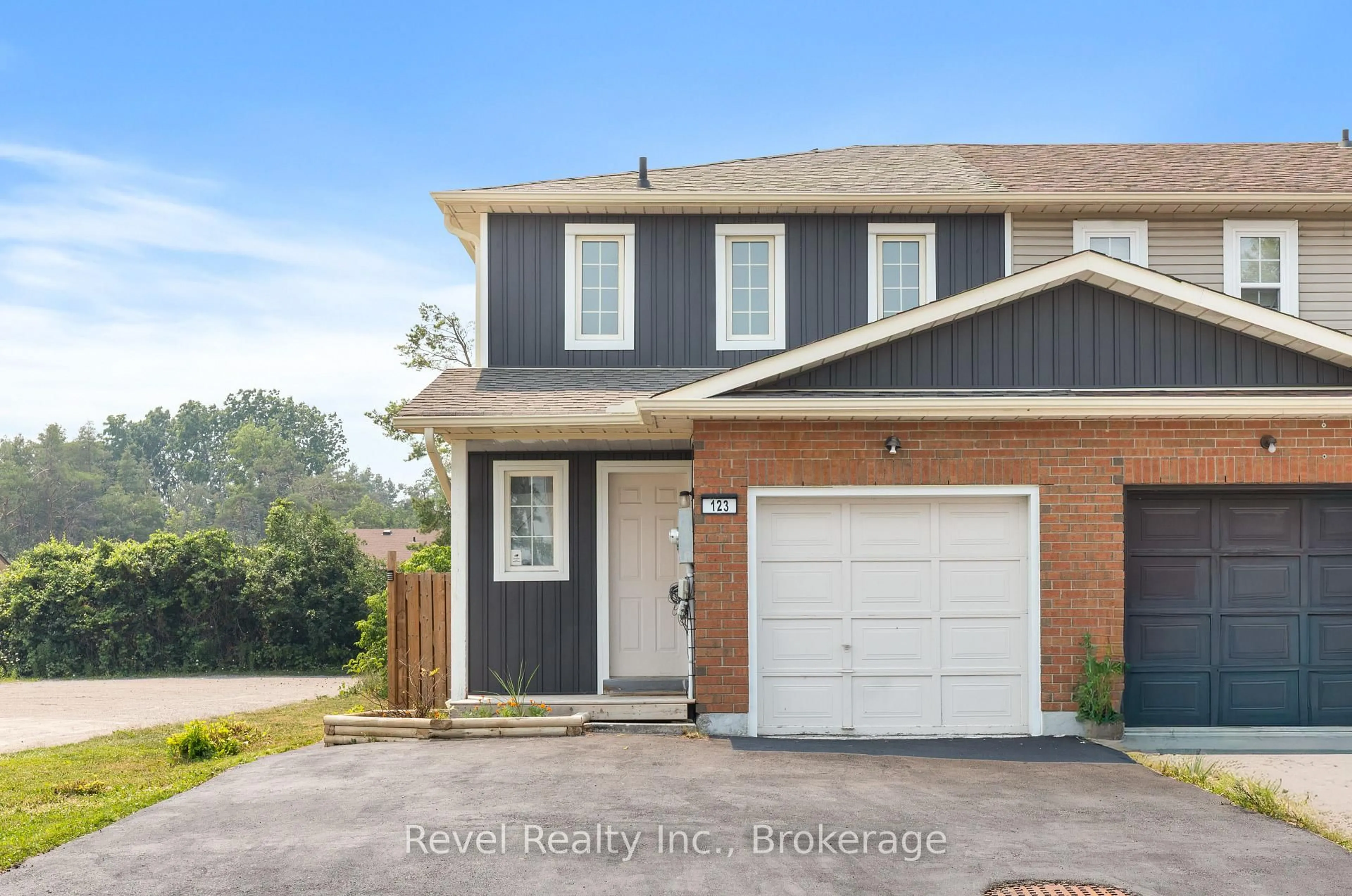 Home with brick exterior material, street for 123 Albert St, Kawartha Lakes Ontario K9V 6G1