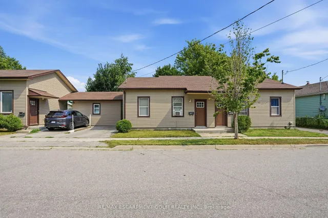 102 (A-C) Sarah St, Brantford 2
