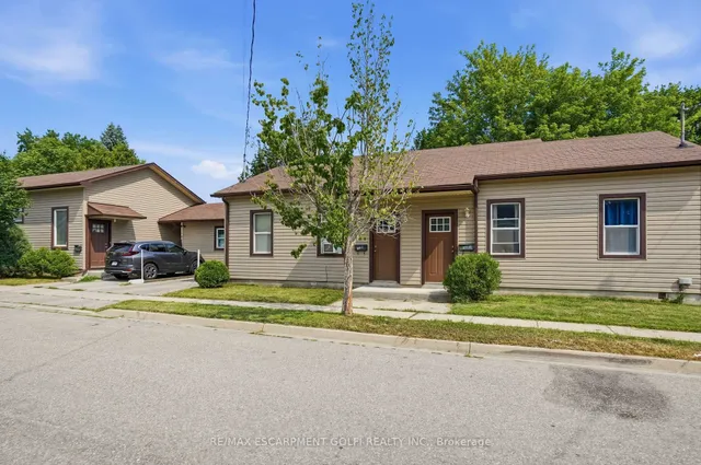 102 (A-C) Sarah St, Brantford 4