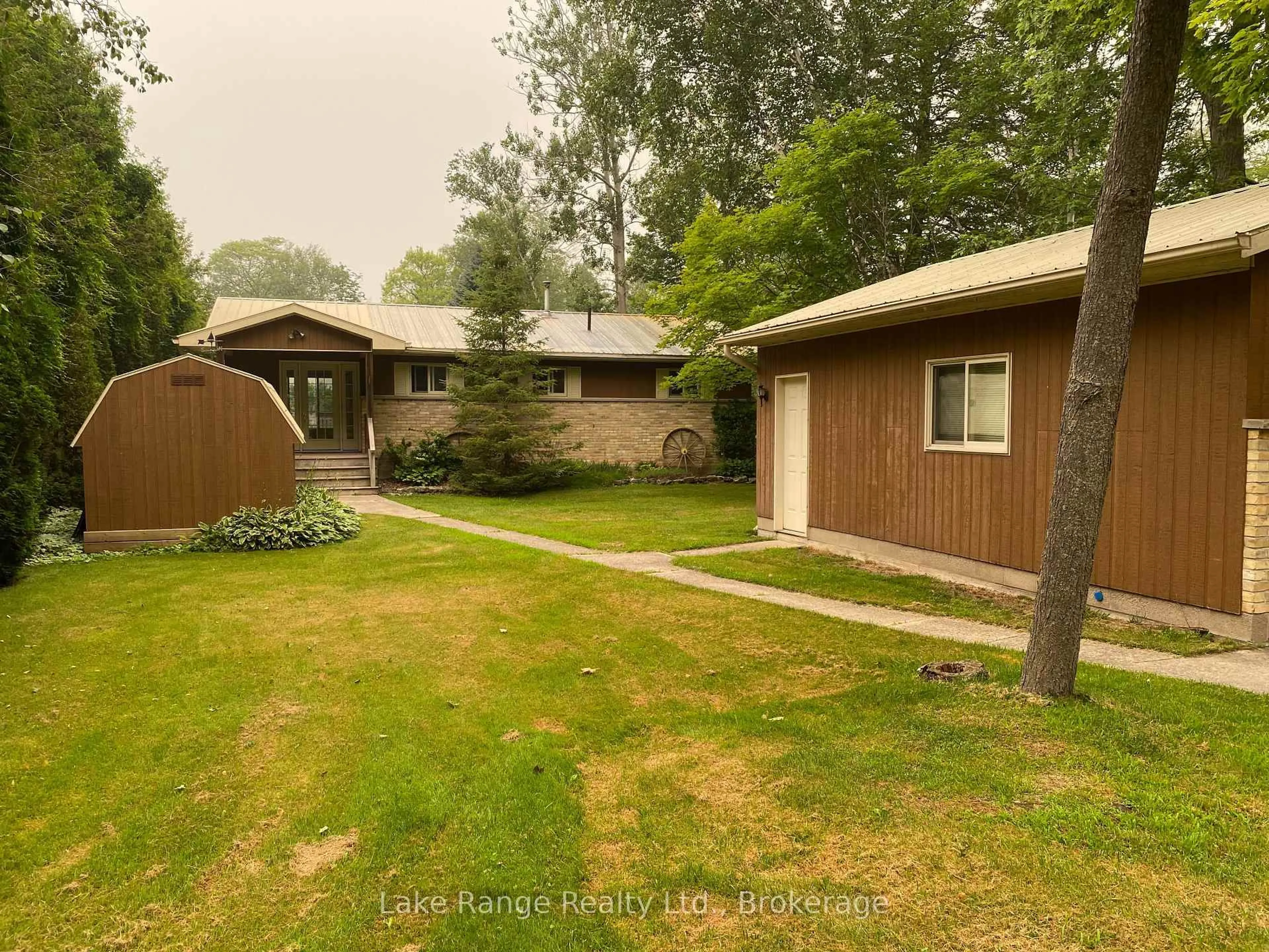 A pic from outside/outdoor area/front of a property/back of a property/a pic from drone, street for 311 Maple St, Huron-Kinloss Ontario N0G 2R0