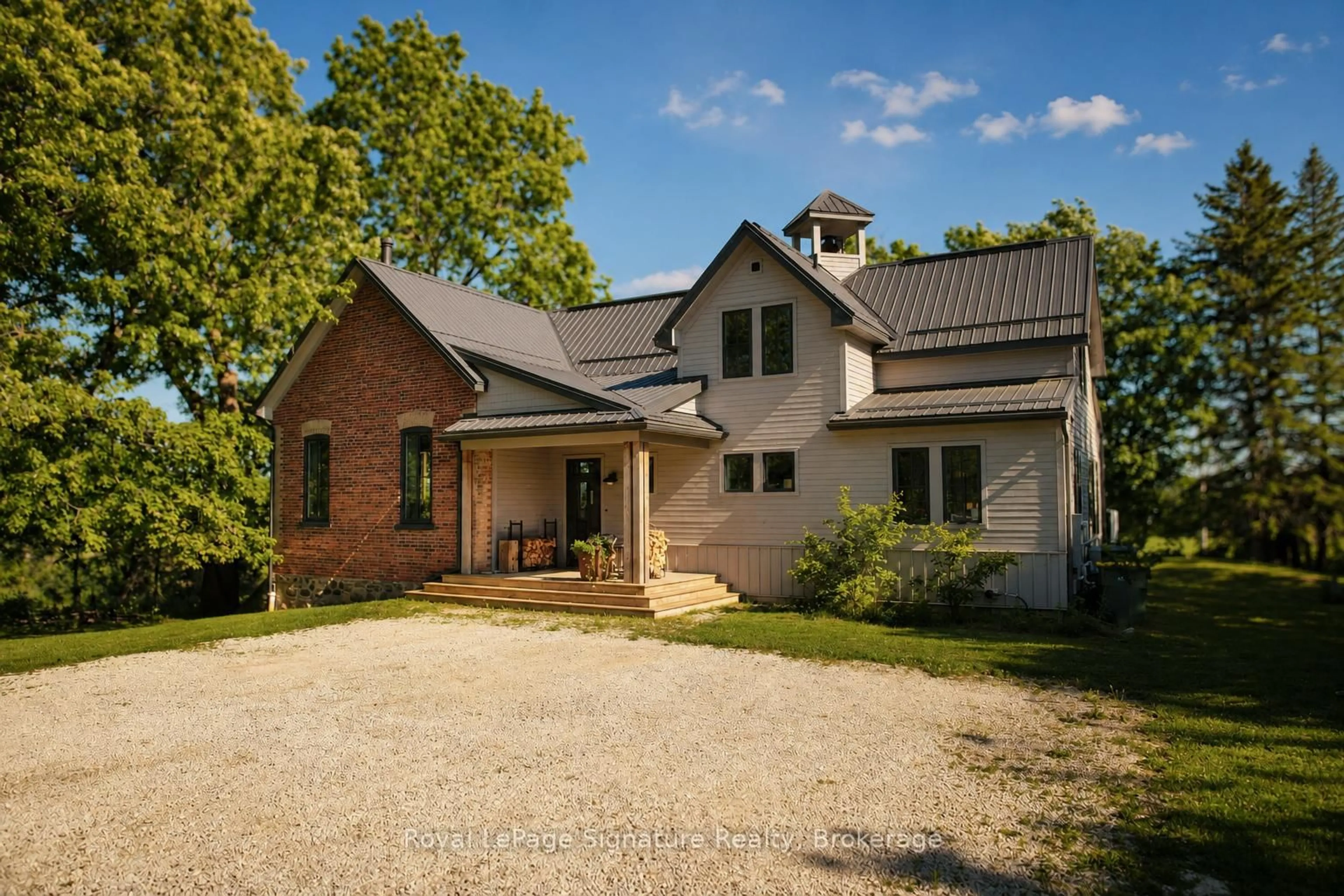 Home with brick exterior material, building for 356598 The Blue Mountains- Euphrasia, Grey Highlands Ontario N0H 1J0