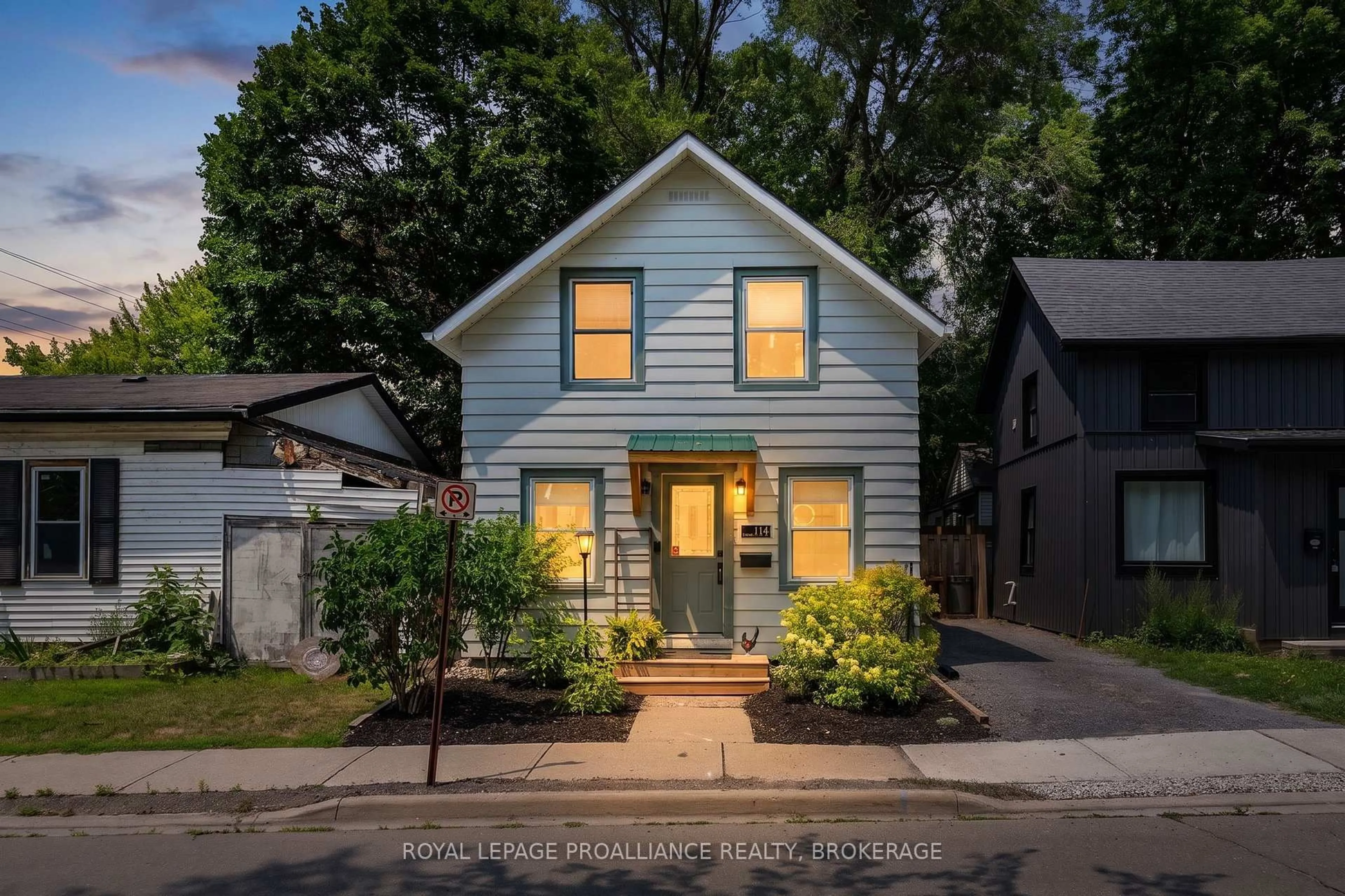 Unknown for 114 North St, Gananoque Ontario K7G 1L6