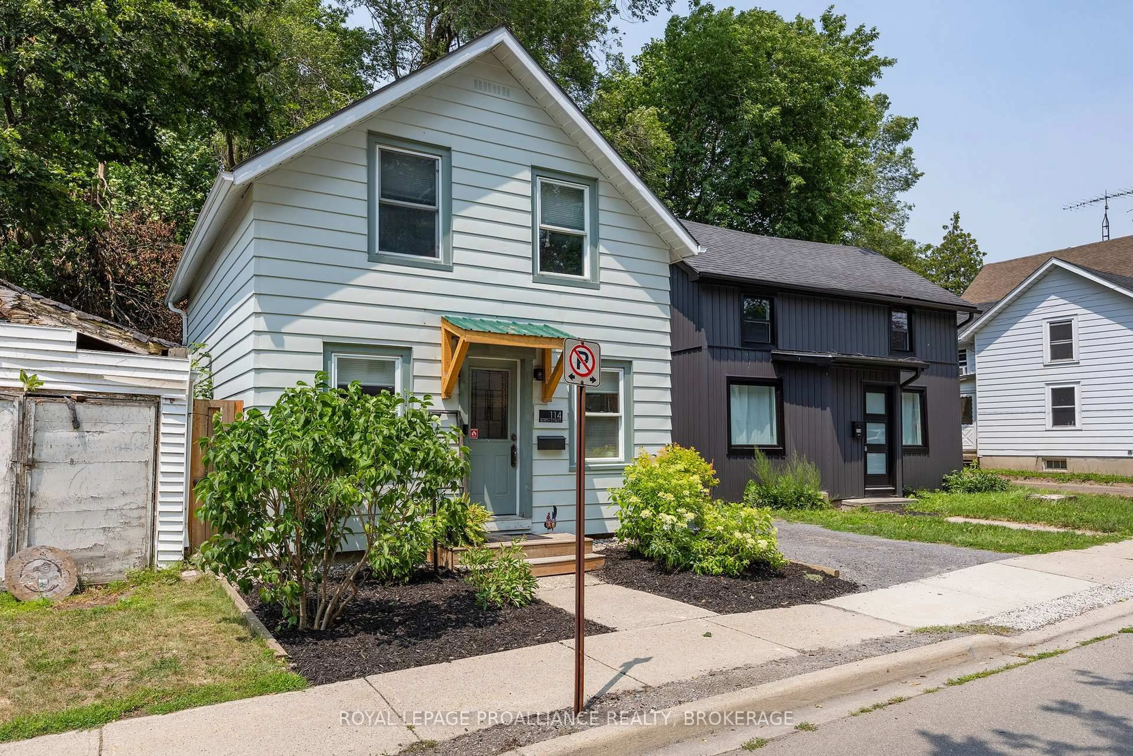 Home with vinyl exterior material, street for 114 North St, Gananoque Ontario K7G 1L6