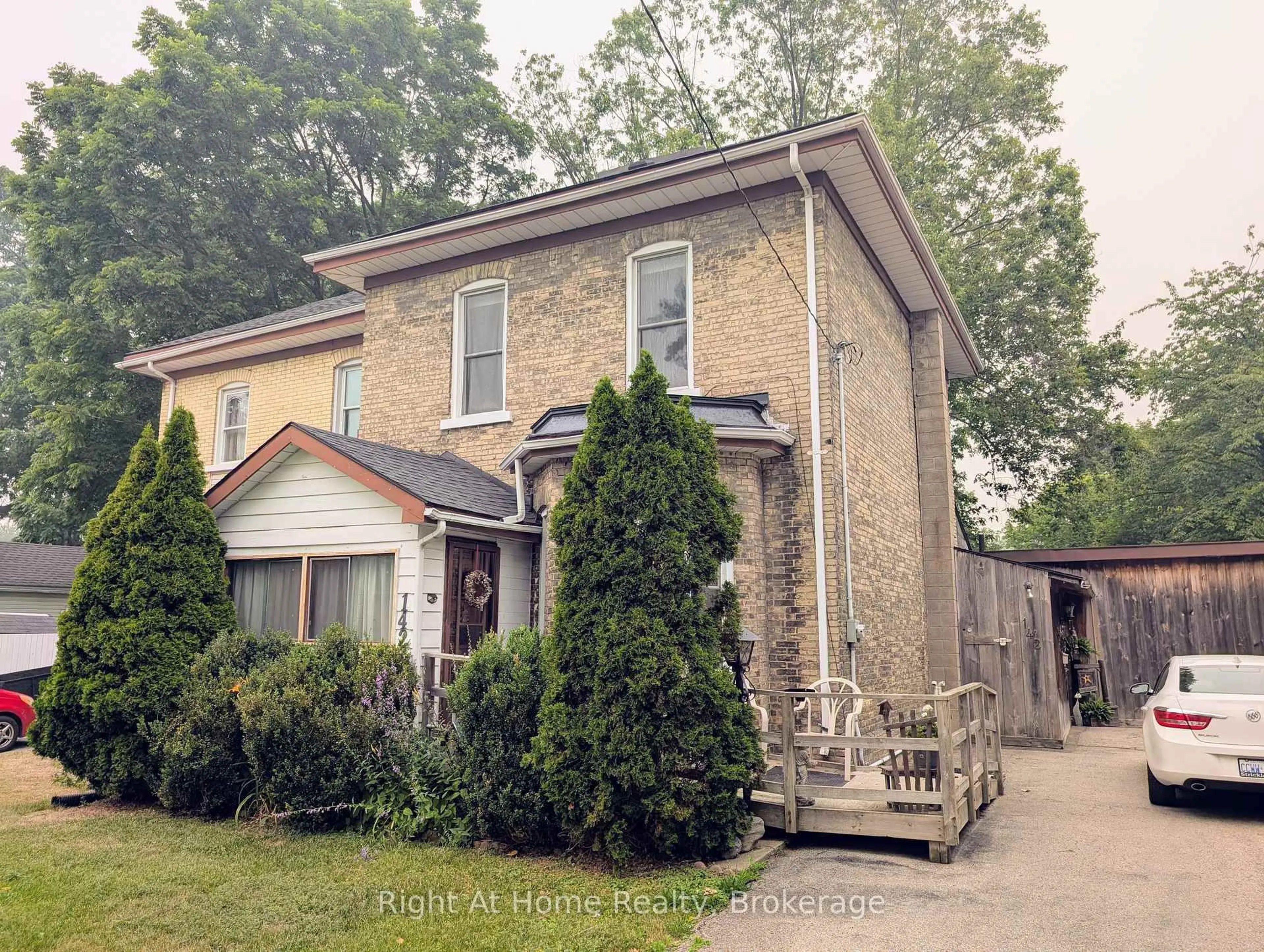 Home with brick exterior material, street for 142 Douro St St, Stratford Ontario N5A 3R5