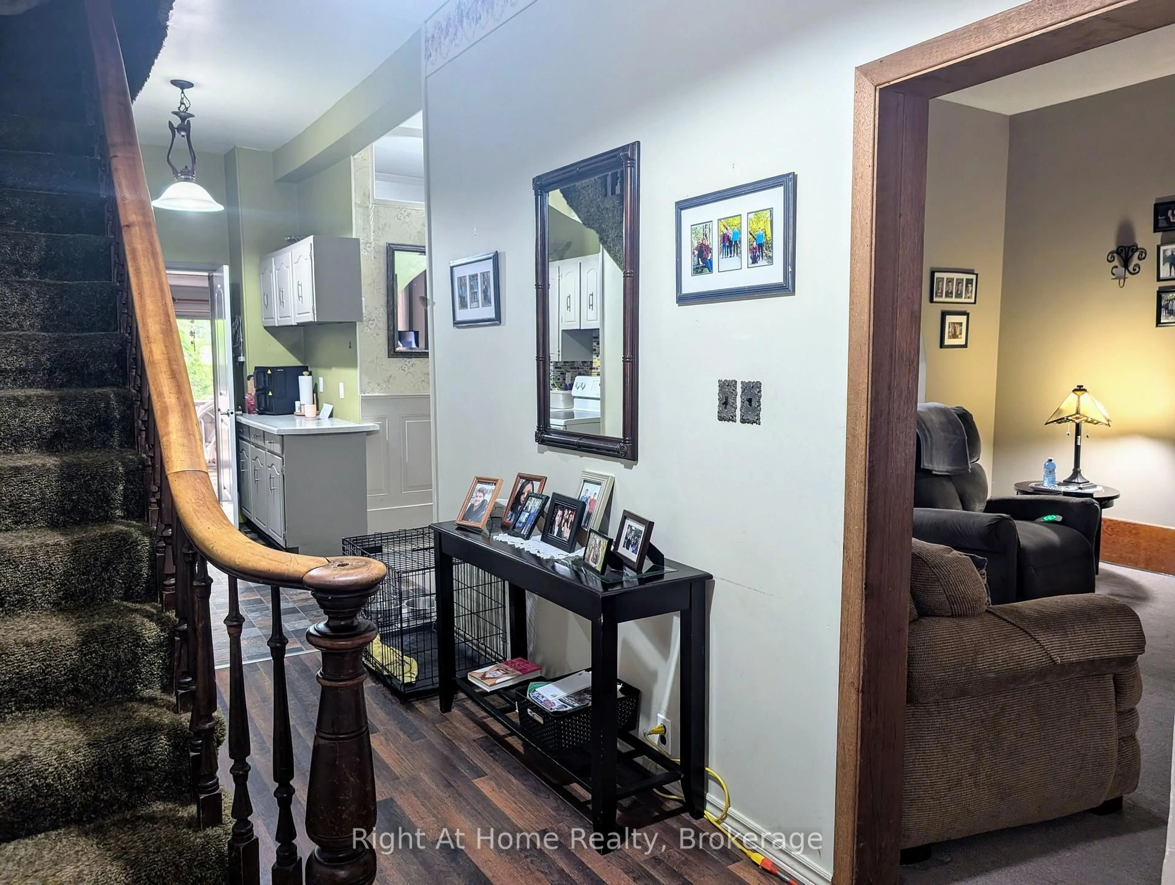 Unknown for 142 Douro St St, Stratford Ontario N5A 3R5