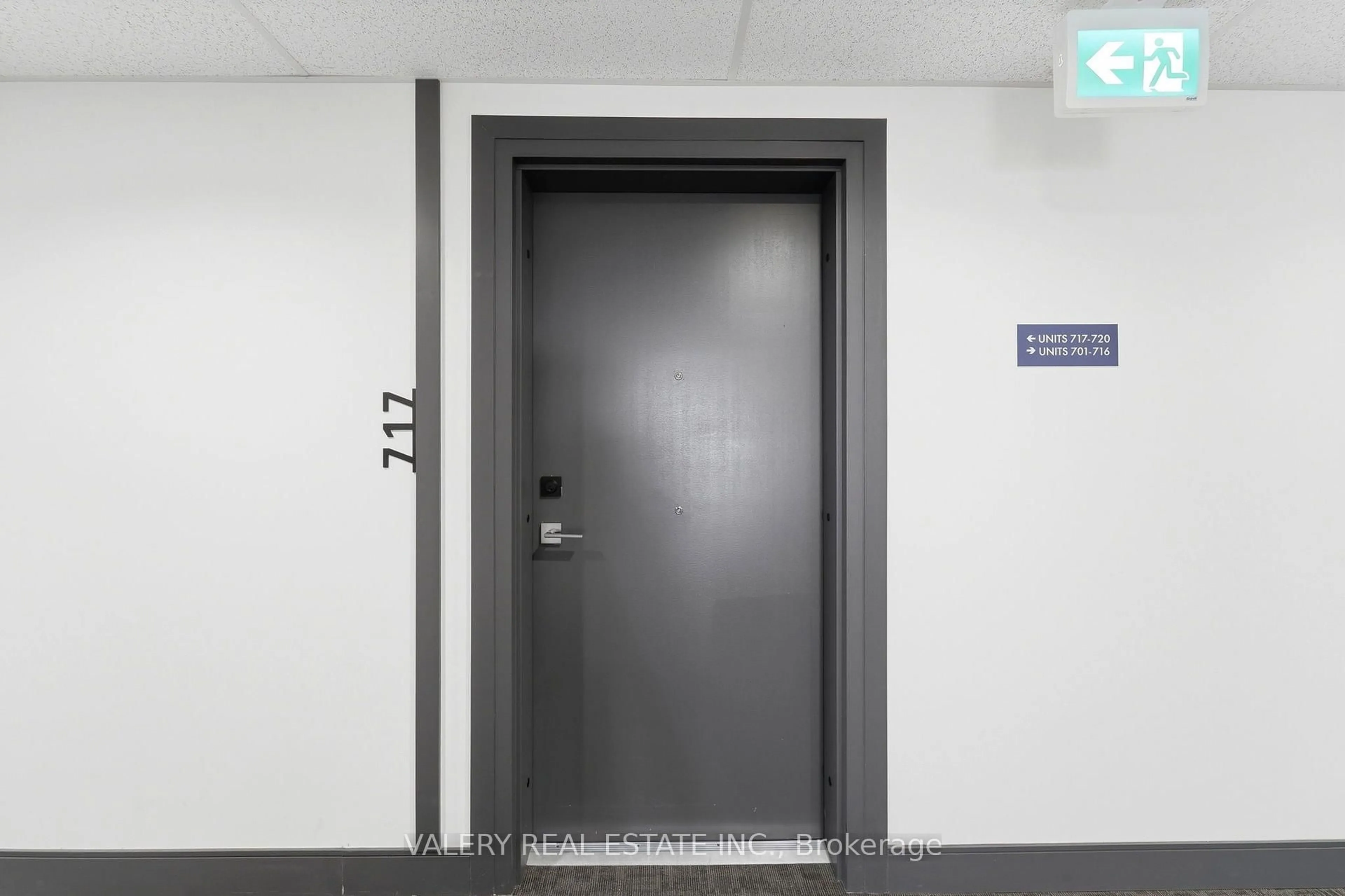 Indoor foyer for 1 Wellington St #717, Brantford Ontario N3T 2L3
