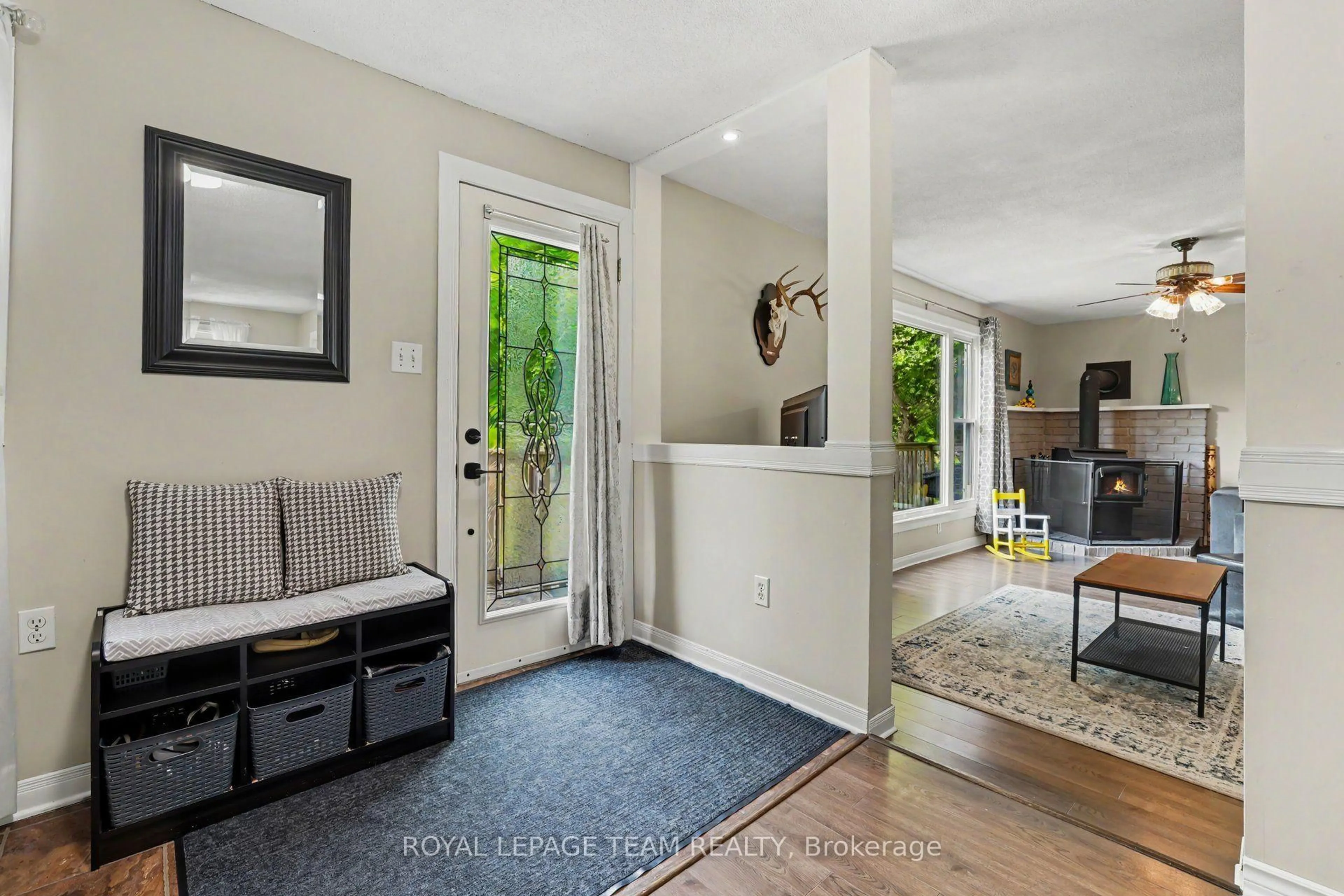 Indoor entryway for 177 Lake Park Rd, Carleton Place Ontario K7C 0C4