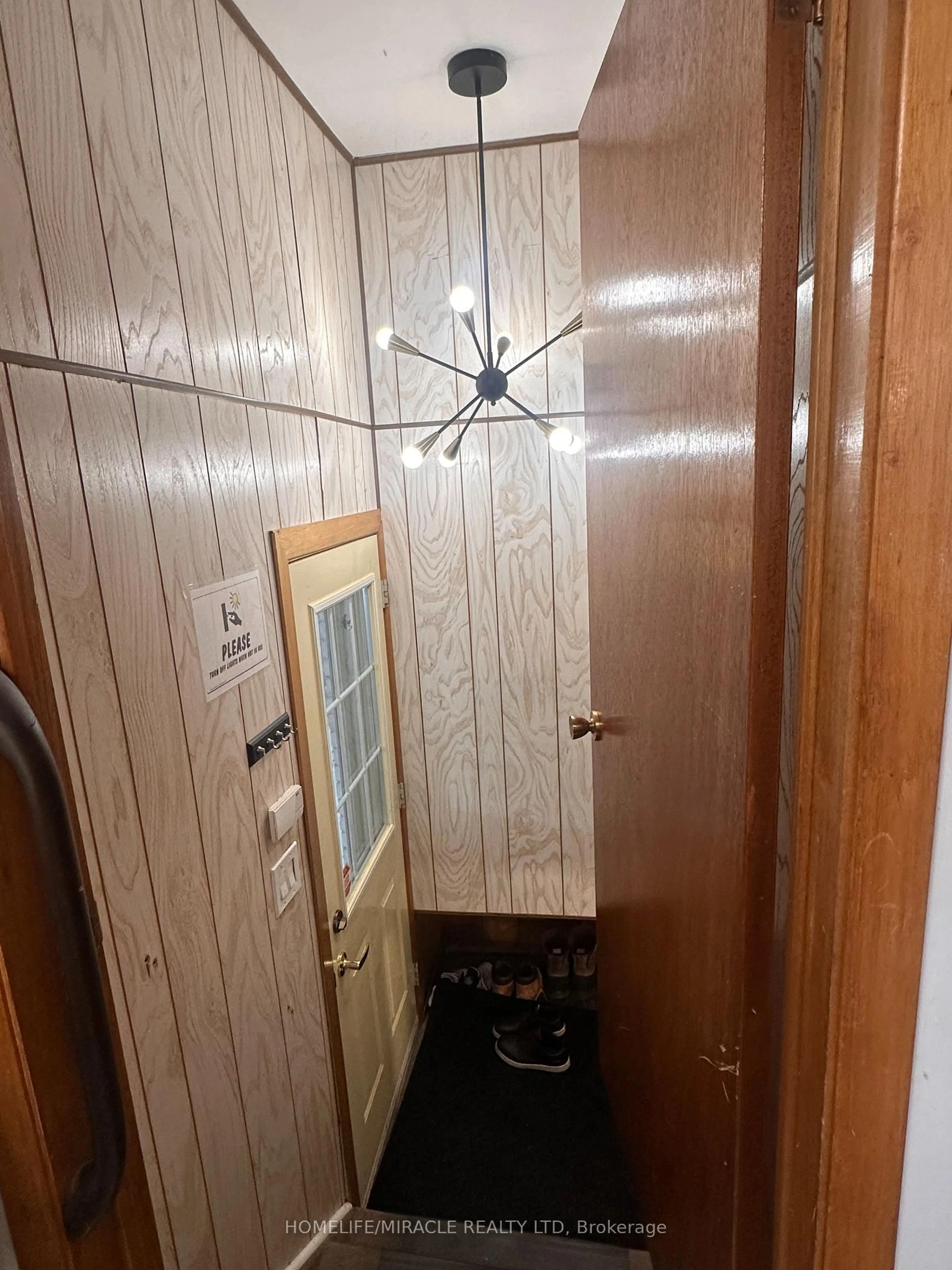 Unknown for 1609 Birmingham St, Cornwall Ontario K6H 3N1