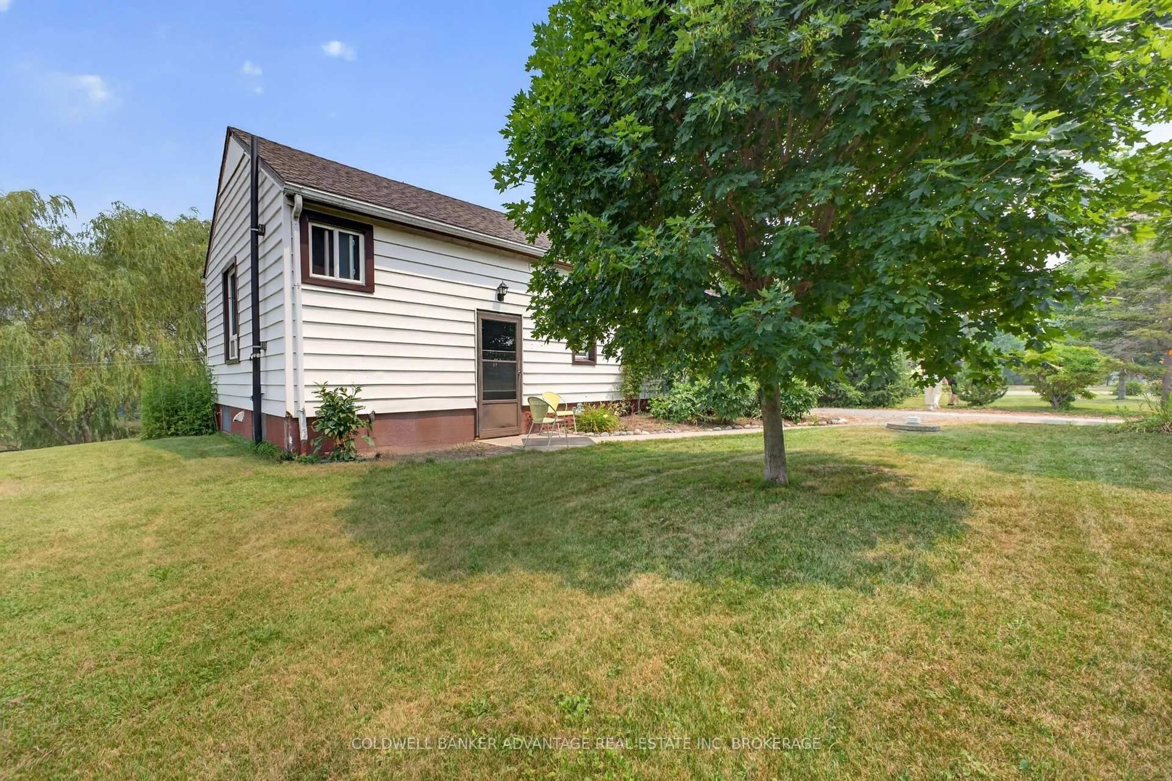 Home with vinyl exterior material, street for 81360 REGIONAL ROAD 27 Rd, Wainfleet Ontario L0S 1V0