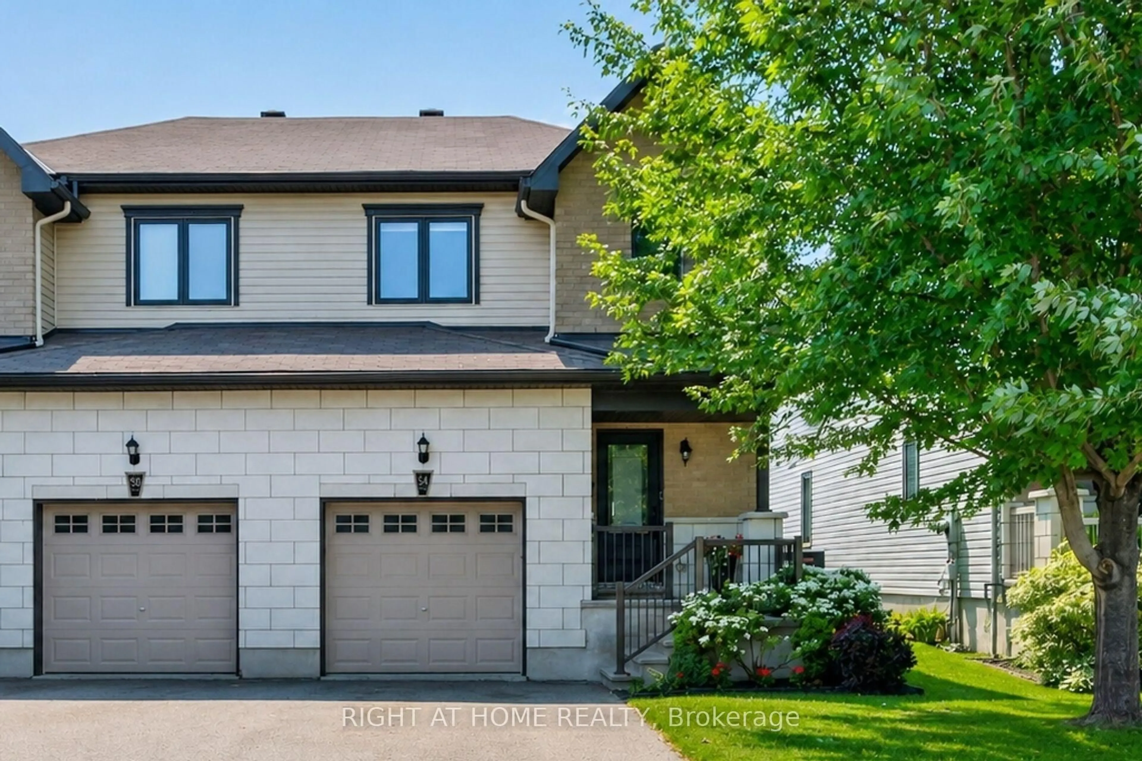 Home with brick exterior material, street for 84 Francis St, Carleton Place Ontario K7C 0E9