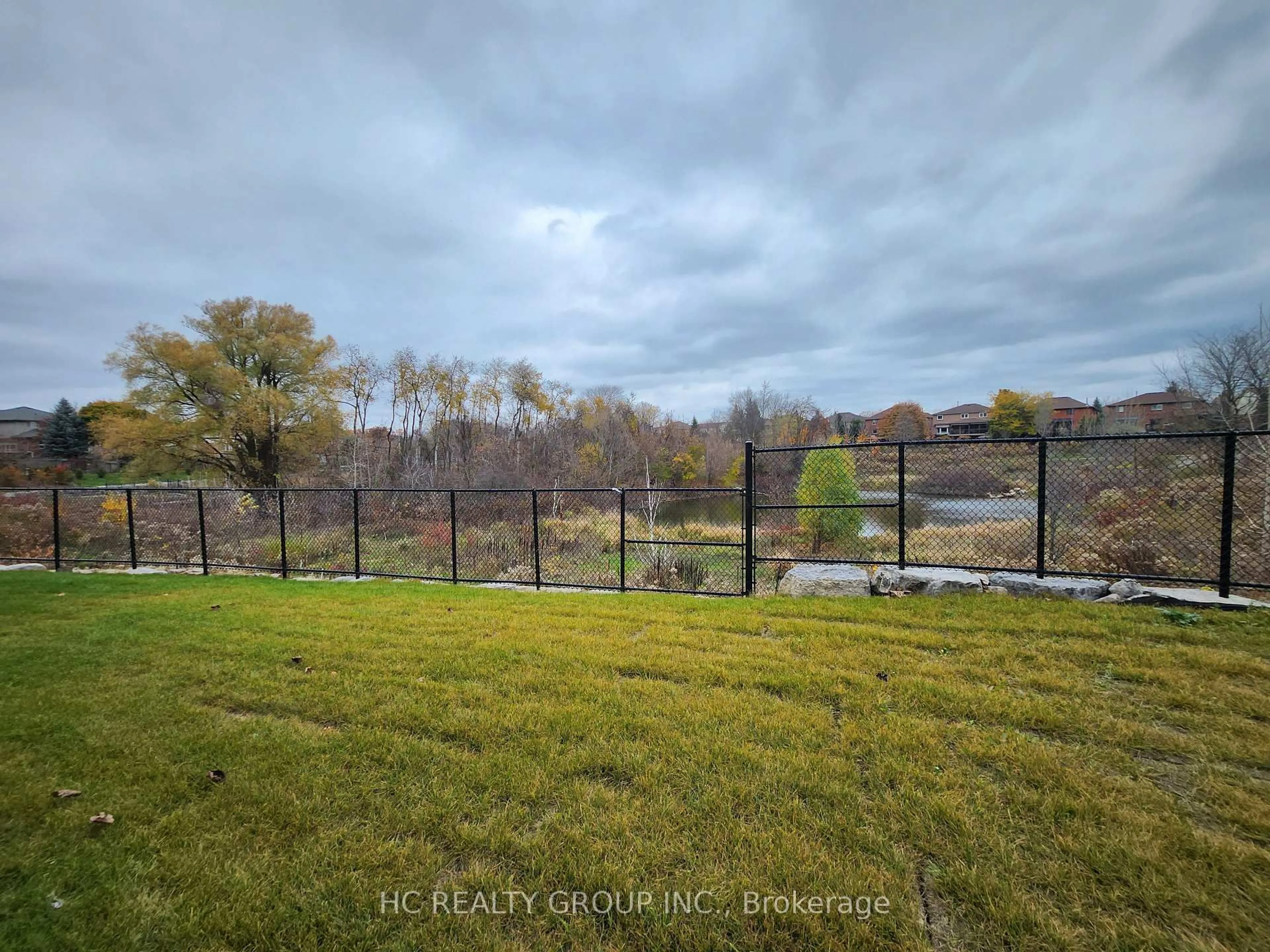 A pic from outside/outdoor area/front of a property/back of a property/a pic from drone, water/lake/river/ocean view for 23 Lumb Dr, Cambridge Ontario N1T 0E7