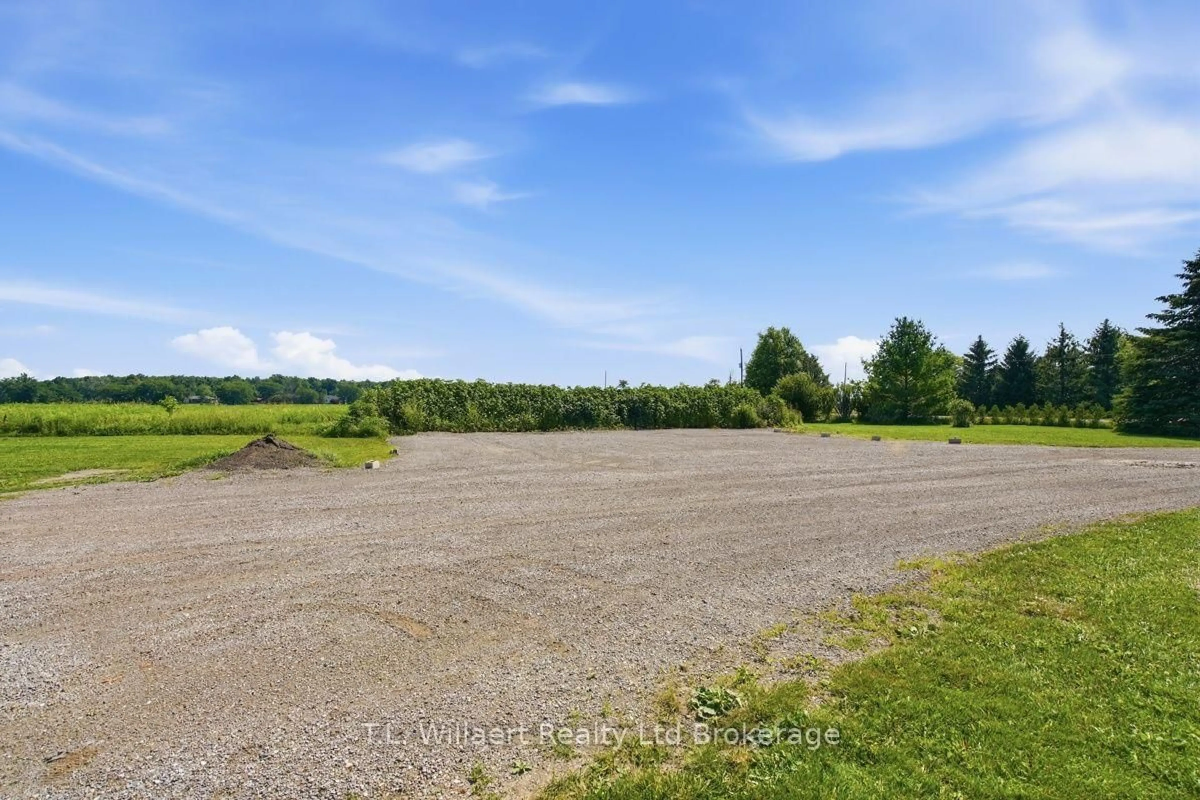 A pic from outside/outdoor area/front of a property/back of a property/a pic from drone, unknown for 25130 Argyle Line, West Elgin Ontario N0L 2P0