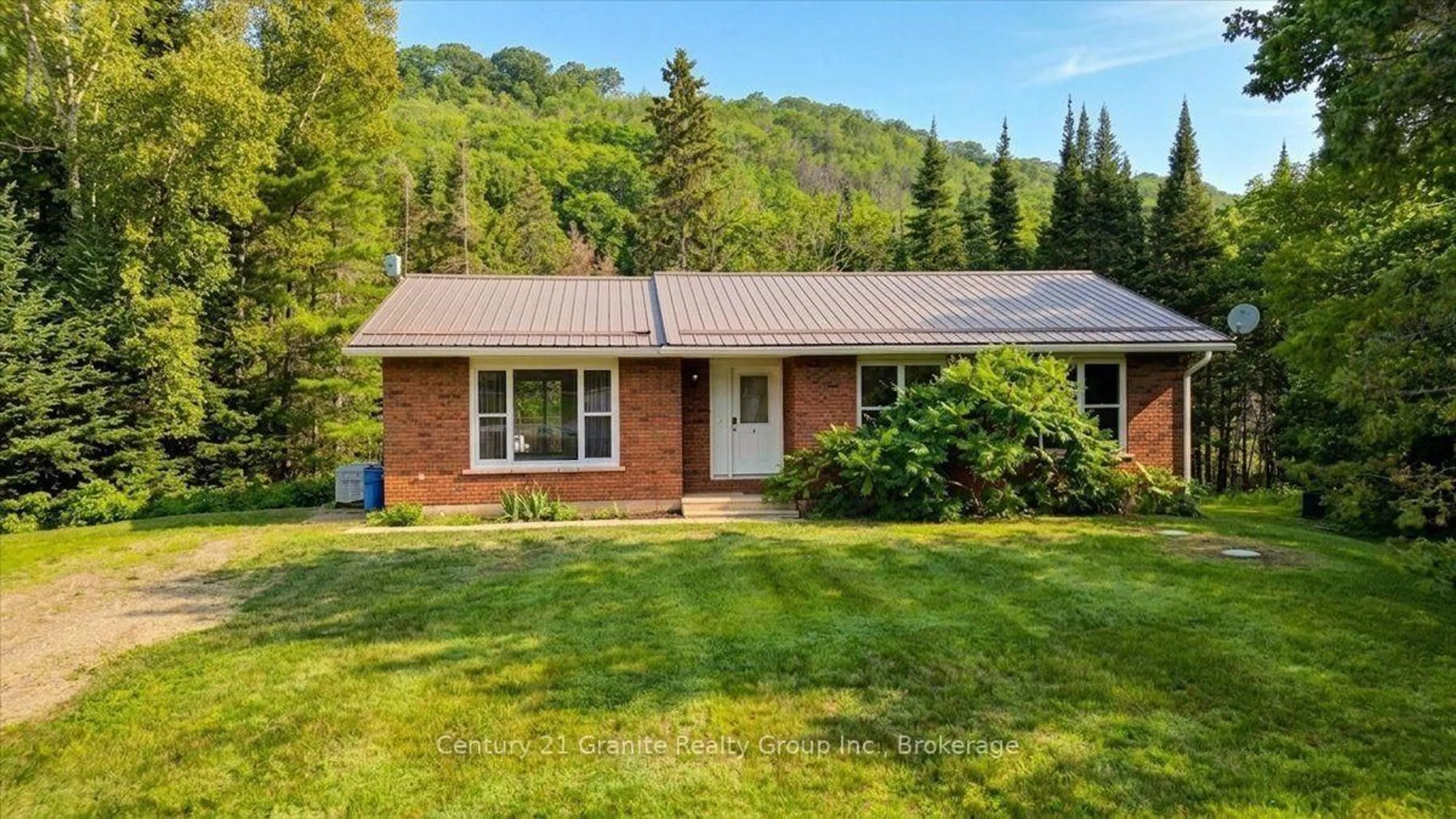 Home with brick exterior material, unknown for 30871 Hwy 28 Highway, Bancroft Ontario K0L 1C0