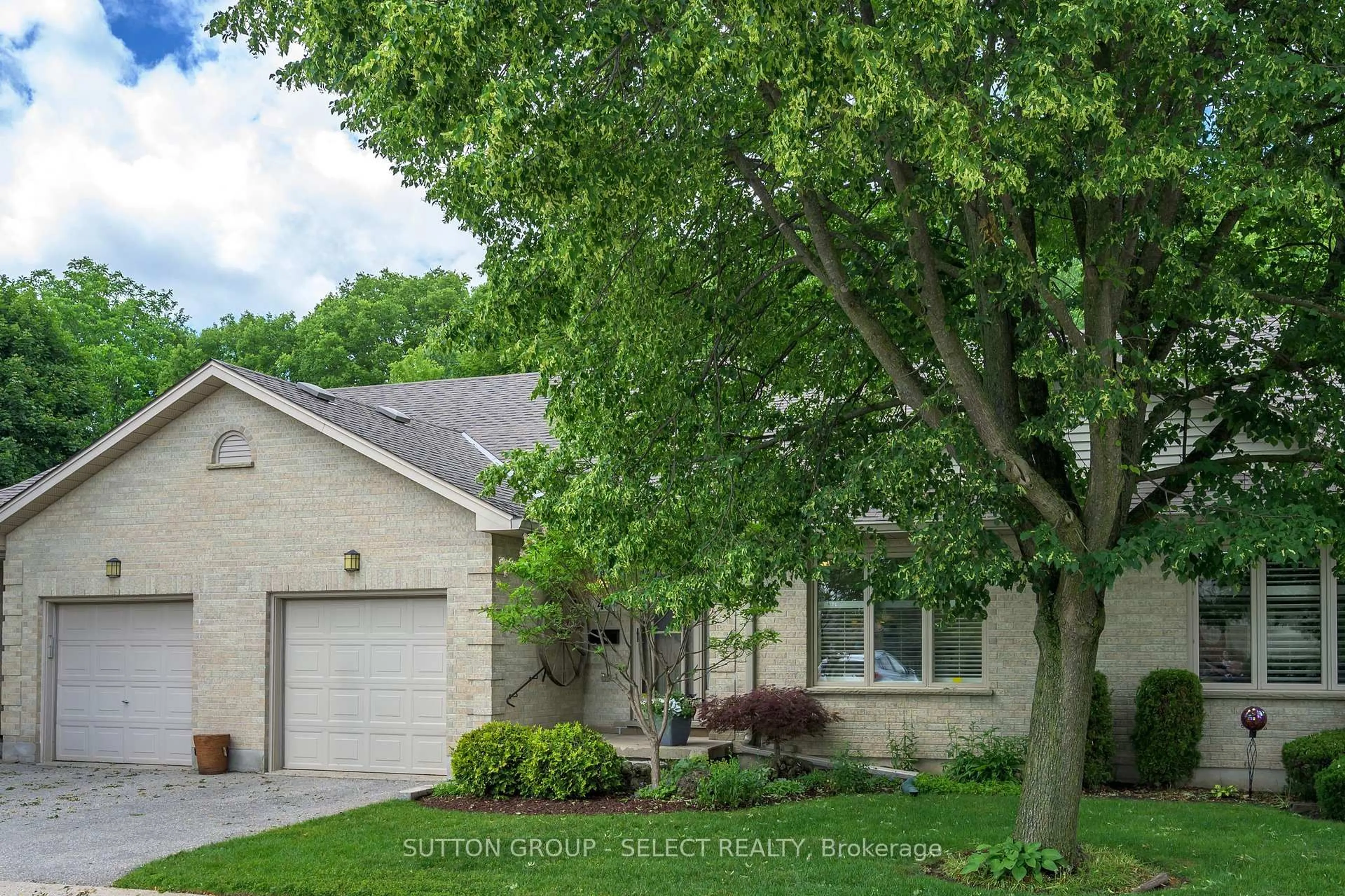 Home with vinyl exterior material, street for 99 Edgevalley Rd #43, London East Ontario N5Y 5N1