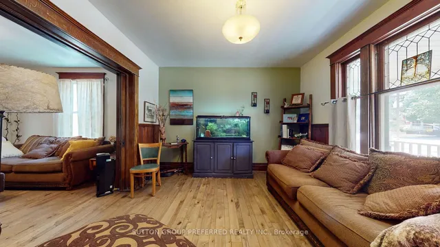 4242 Colonel Talbot Rd, London South 5
