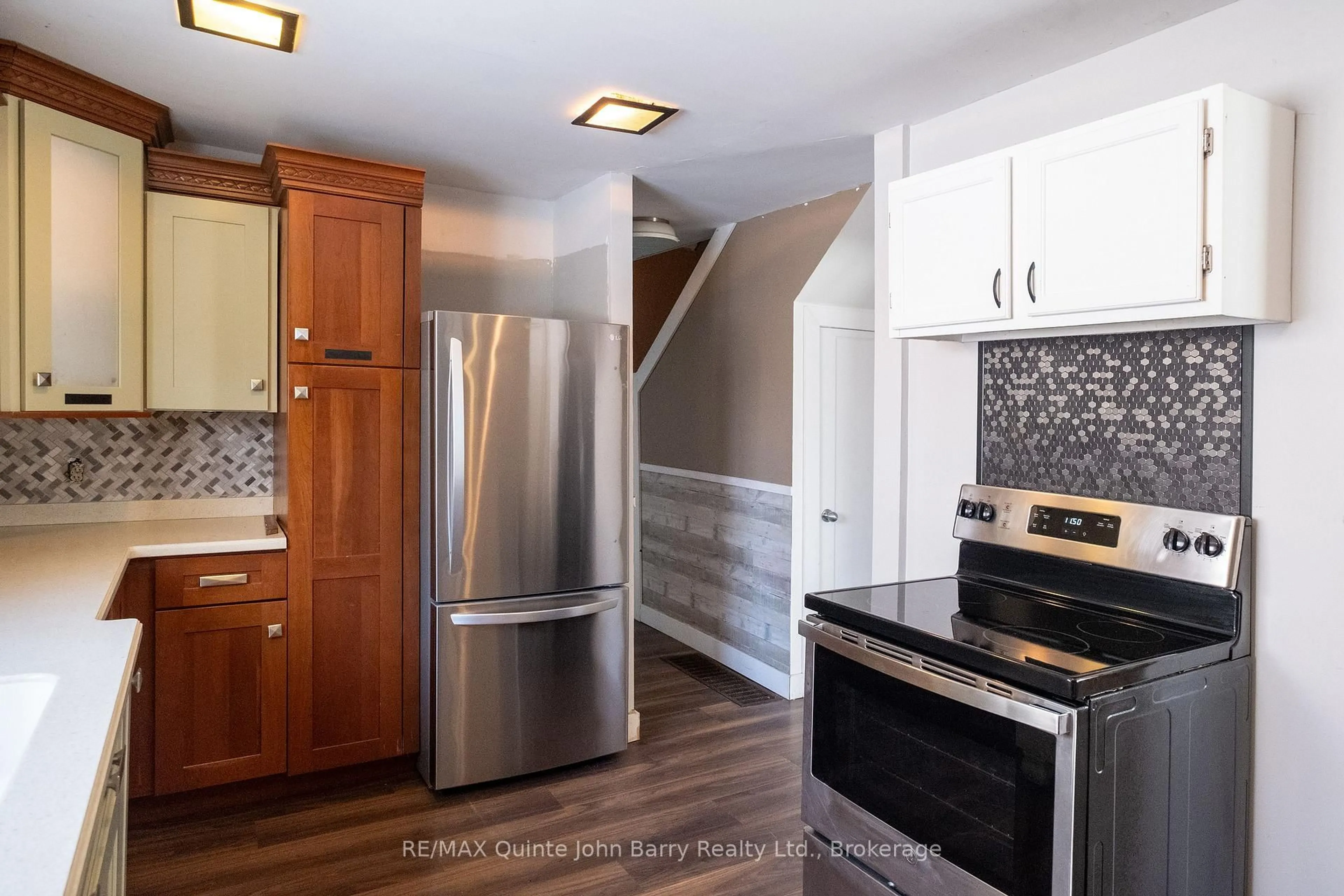 Open concept kitchen, unknown for 14 Harriet St, Quinte West Ontario K8V 4L4