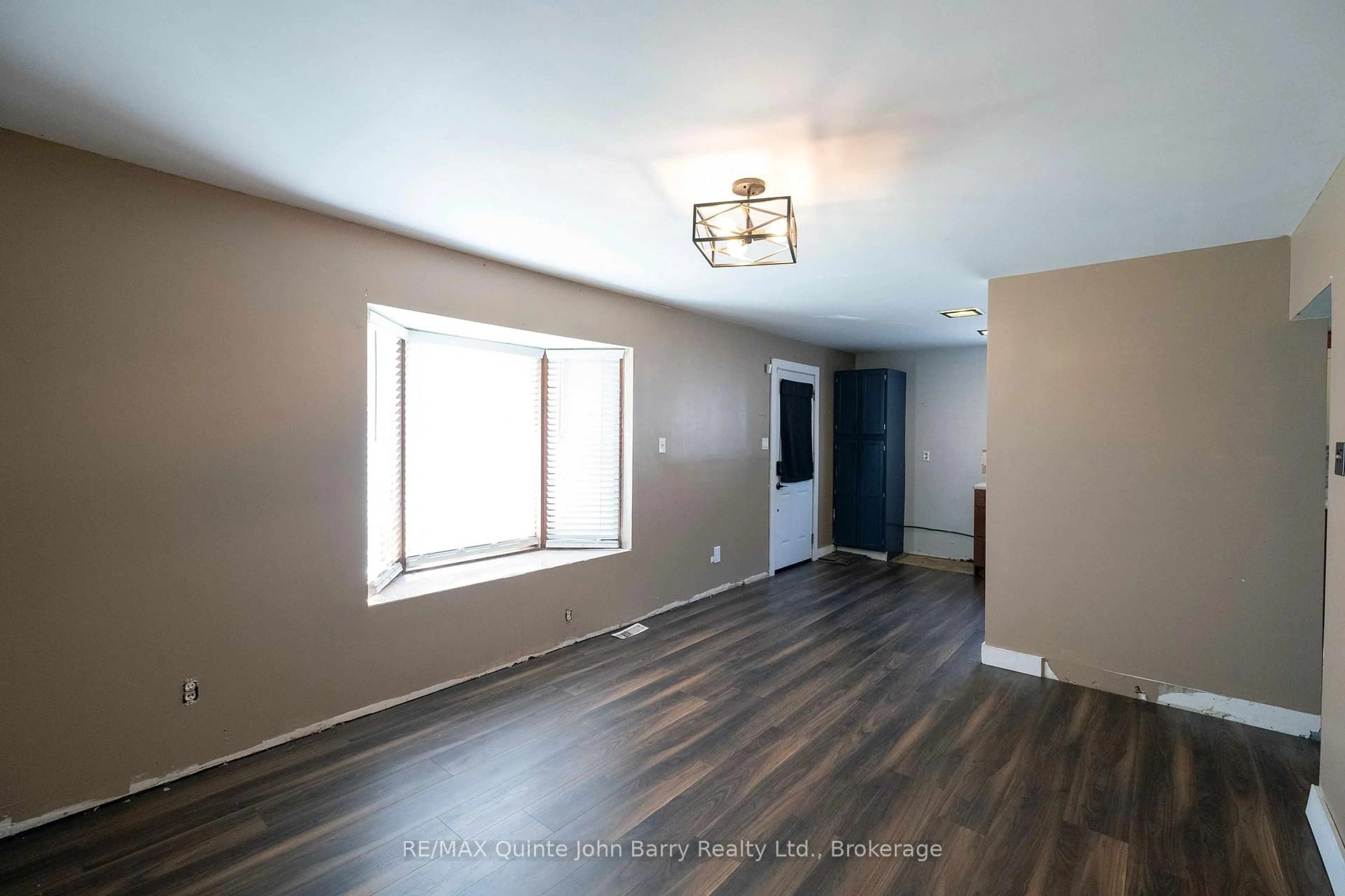 A pic of a room for 14 Harriet St, Quinte West Ontario K8V 4L4