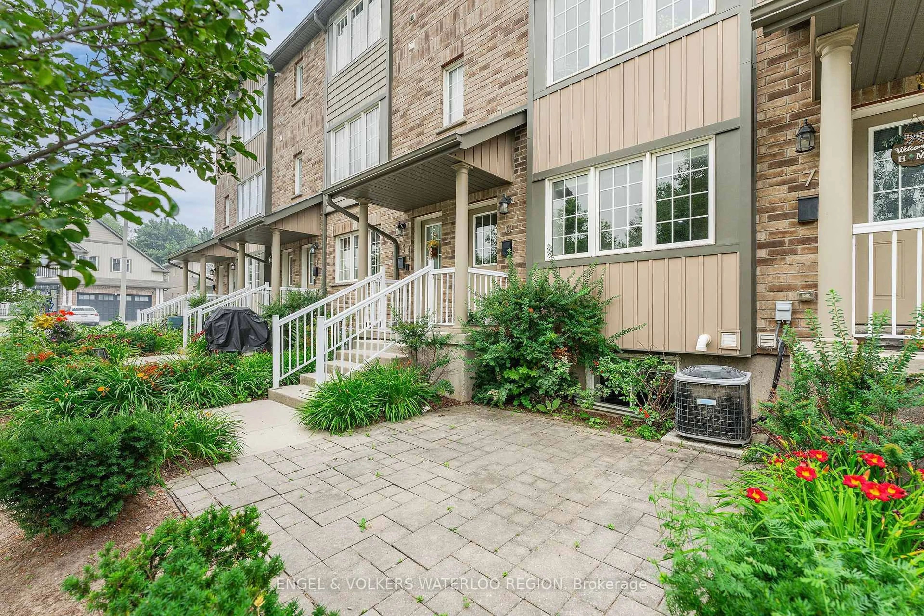 Patio, street for 275 Old Huron Rd #6, Kitchener Ontario N2R 1P9