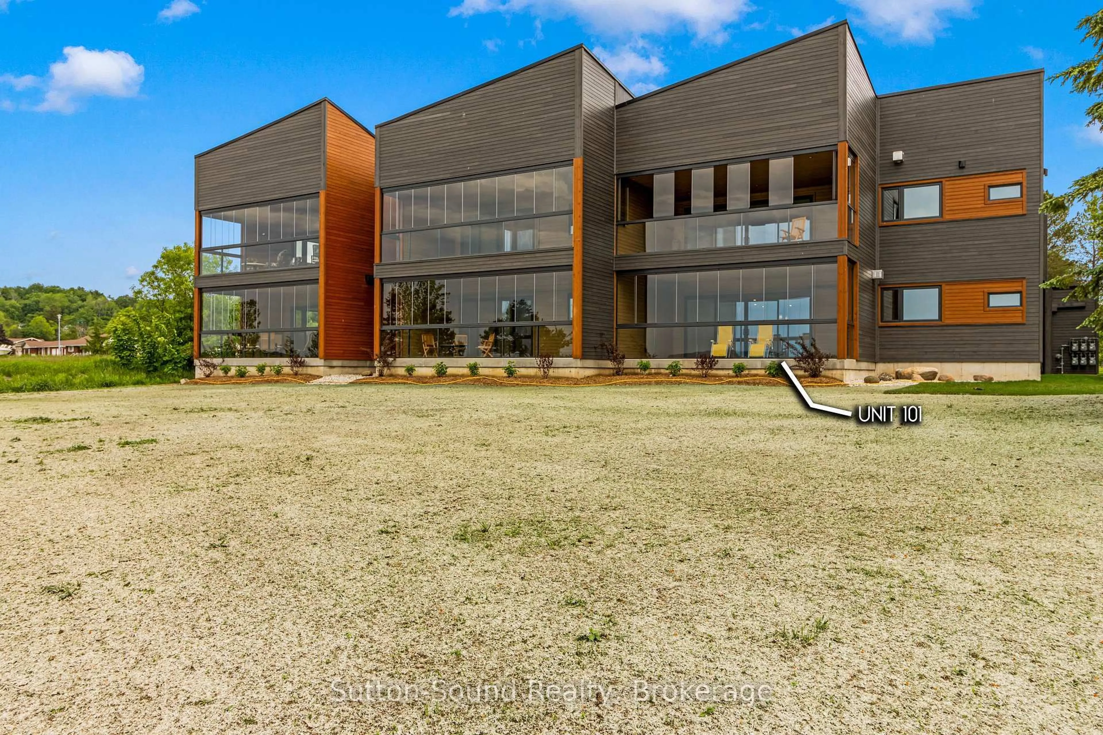 Patio, building for 535 #101 Isaac St, South Bruce Peninsula Ontario N0H 2T0