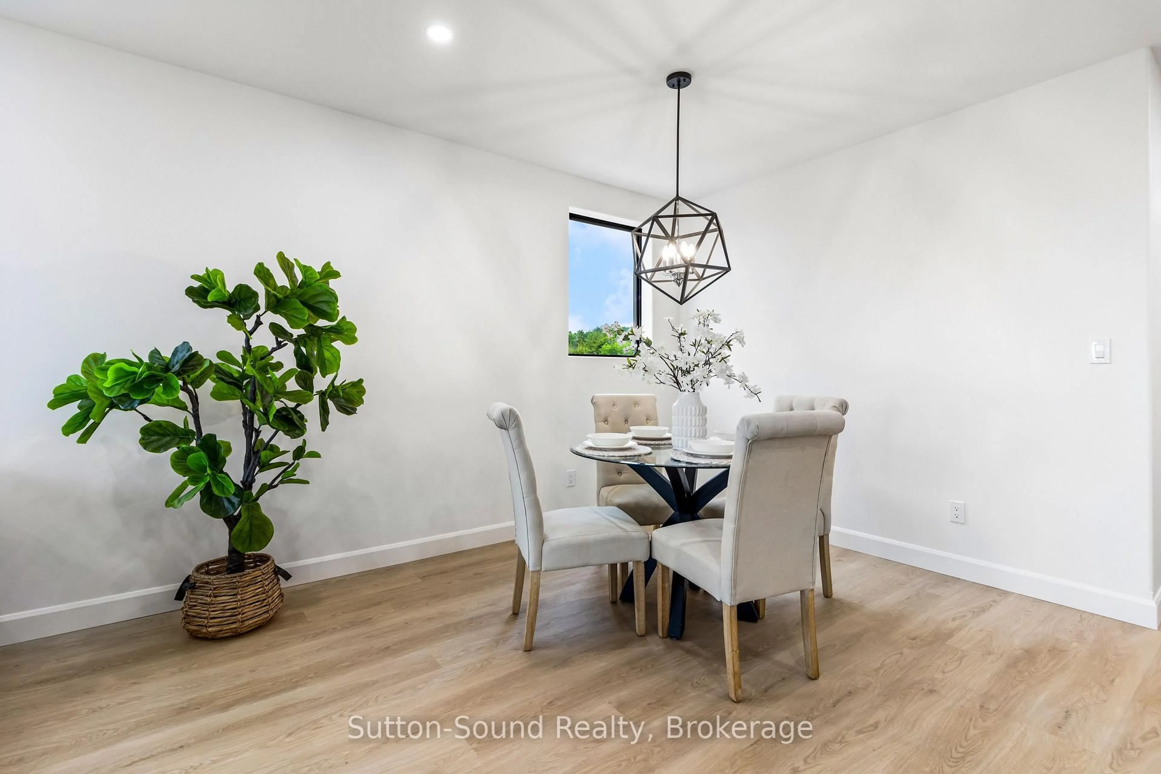 Dining room, wood/laminate floor for 535 #103 Isaac St, South Bruce Peninsula Ontario N0H 2T0