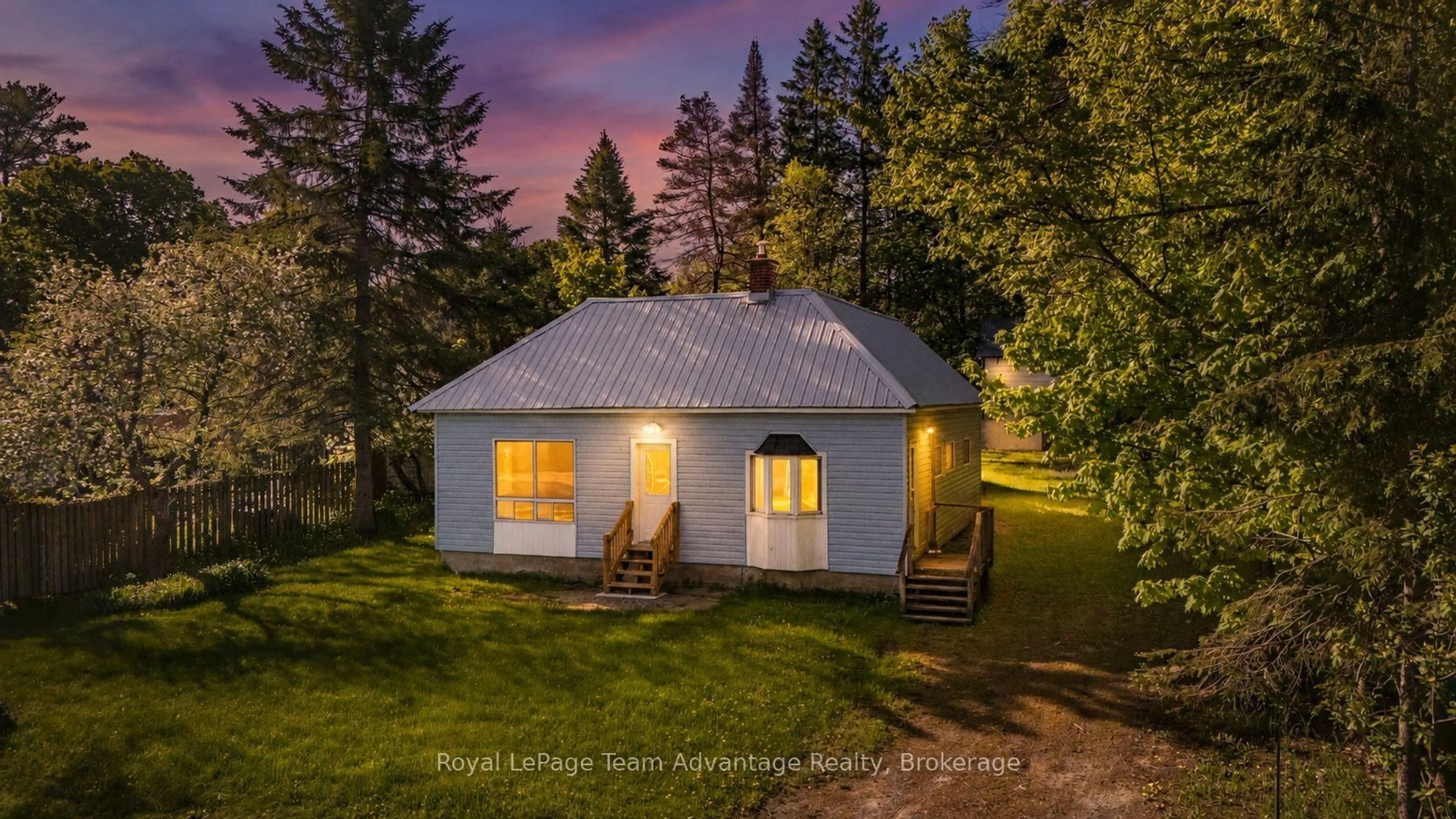 A pic from outside/outdoor area/front of a property/back of a property/a pic from drone, unknown for 9 632 Highway, Seguin Ontario P0C 1J0