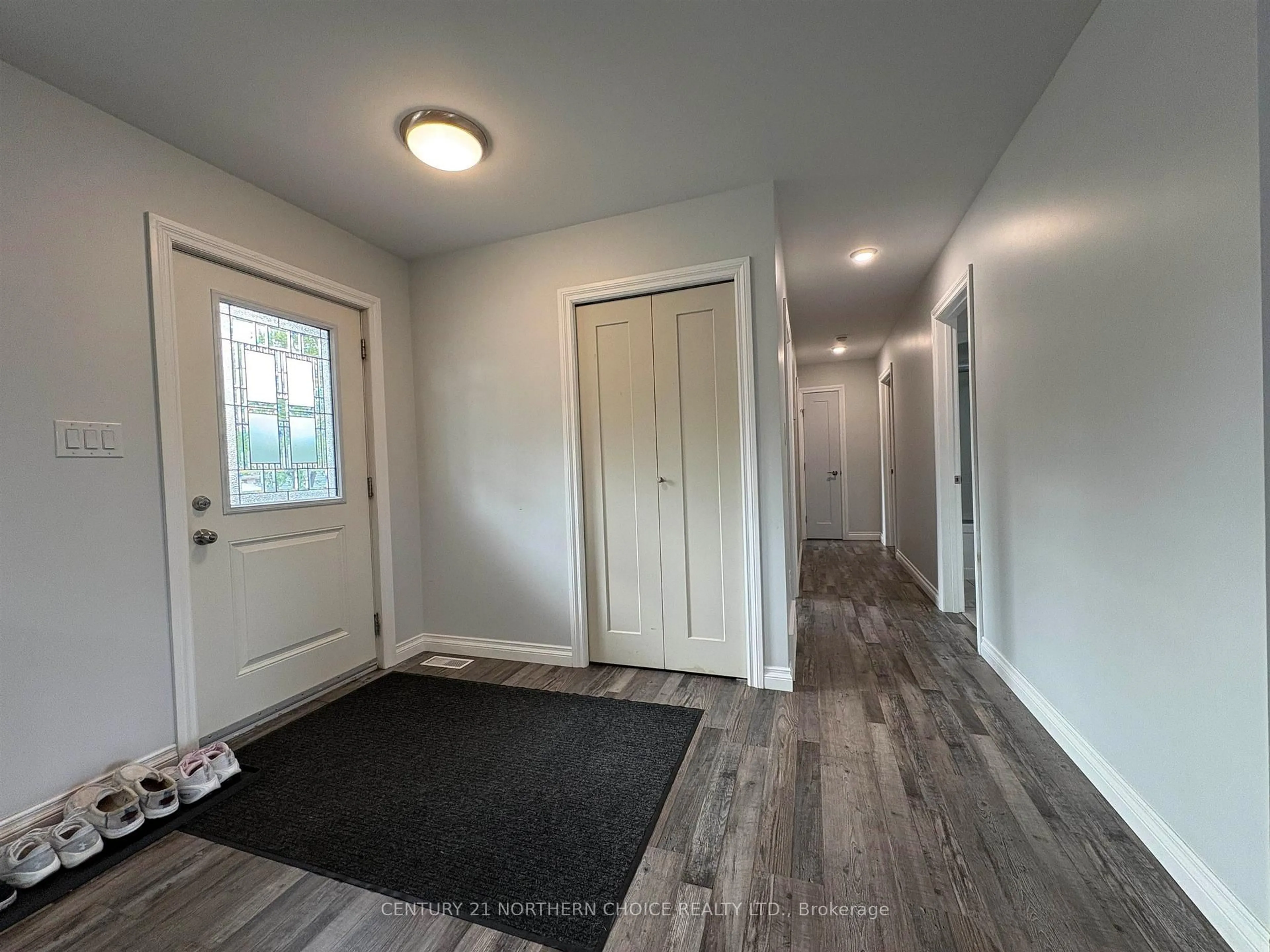 Indoor entryway for 832 Williams Ave, Fort Frances Ontario P9A 0A5