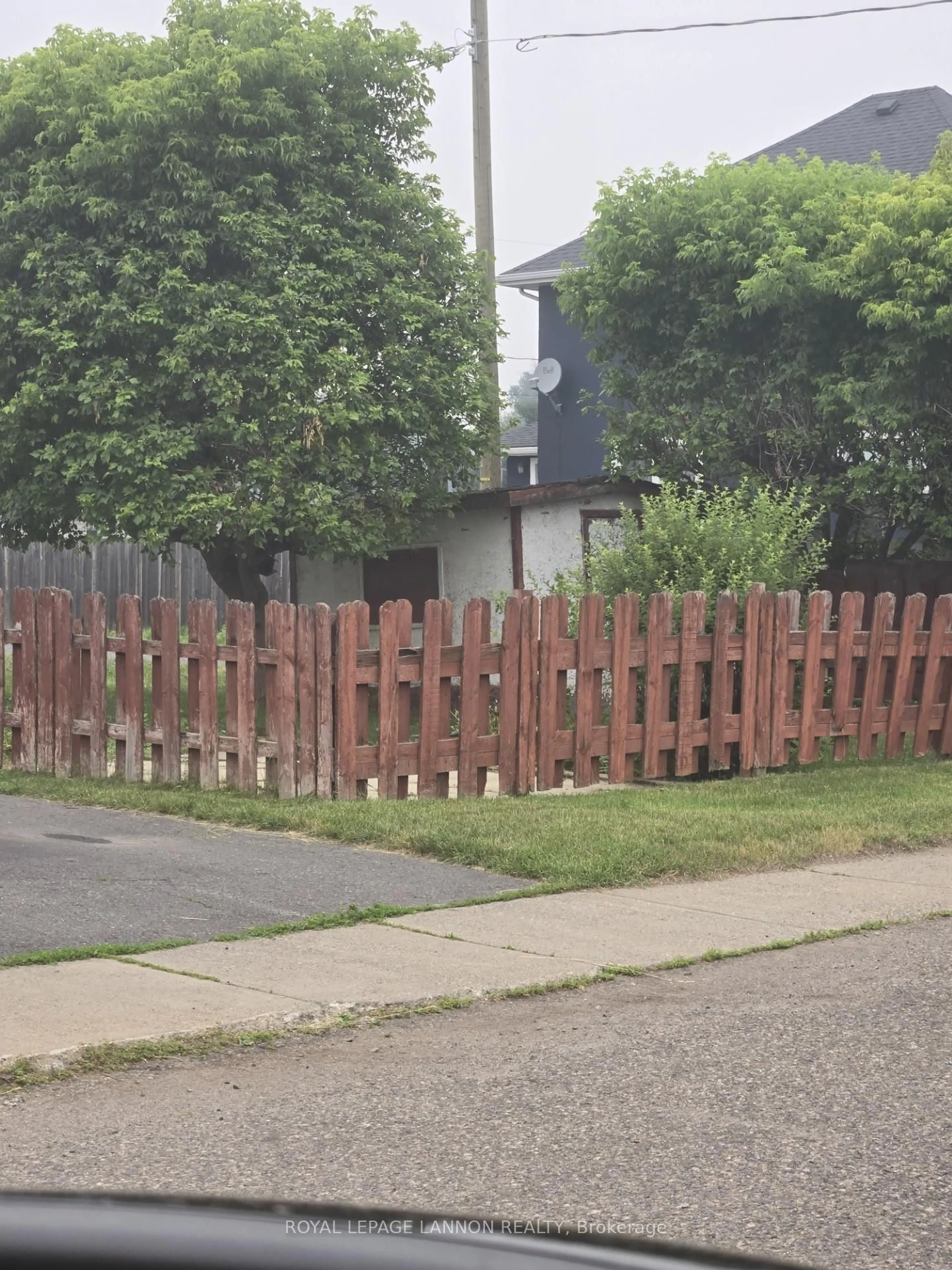 Unknown for 377 Empire St, Thunder Bay Ontario P7E 4S2