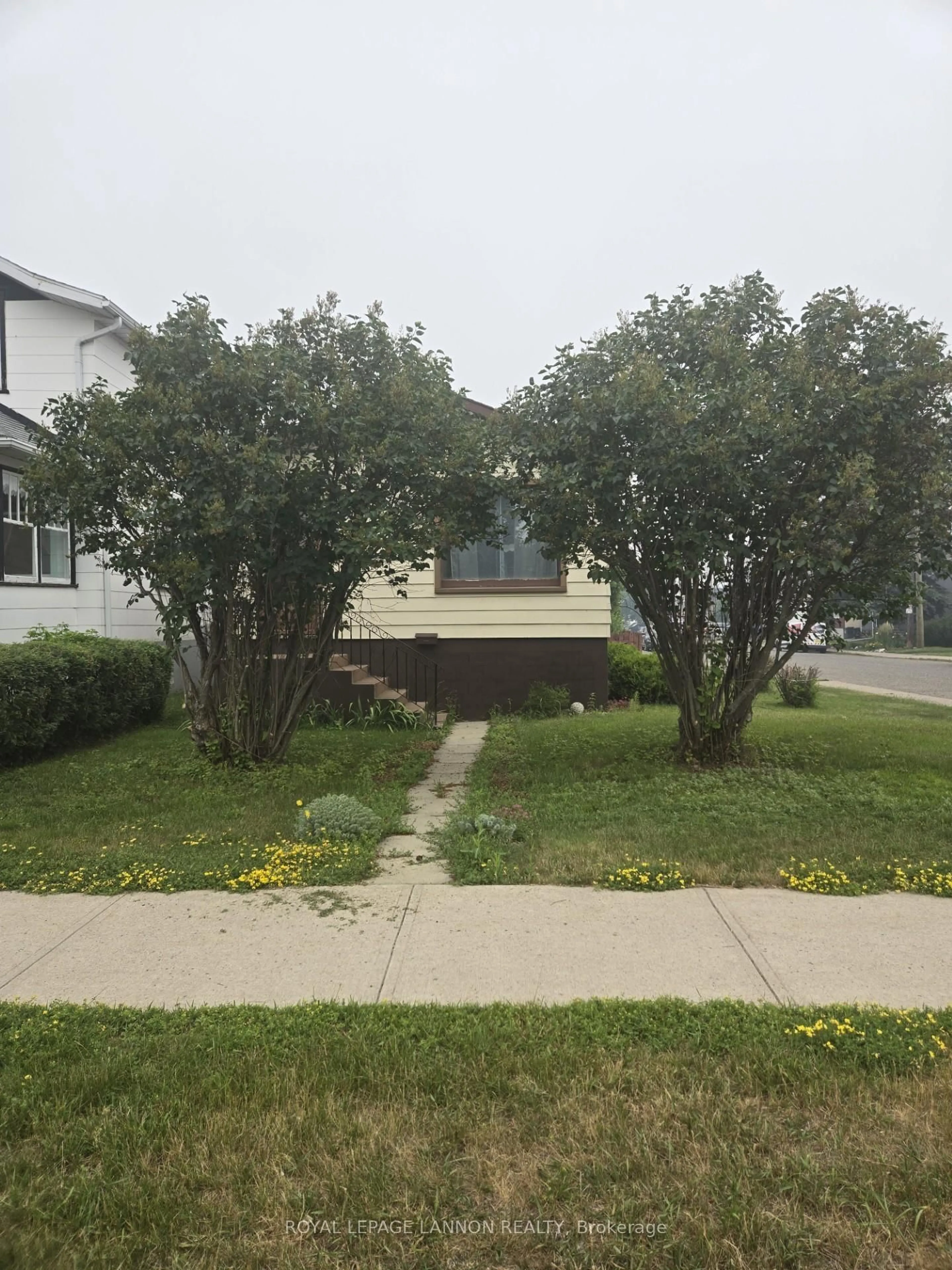 Unknown for 377 Empire St, Thunder Bay Ontario P7E 4S2