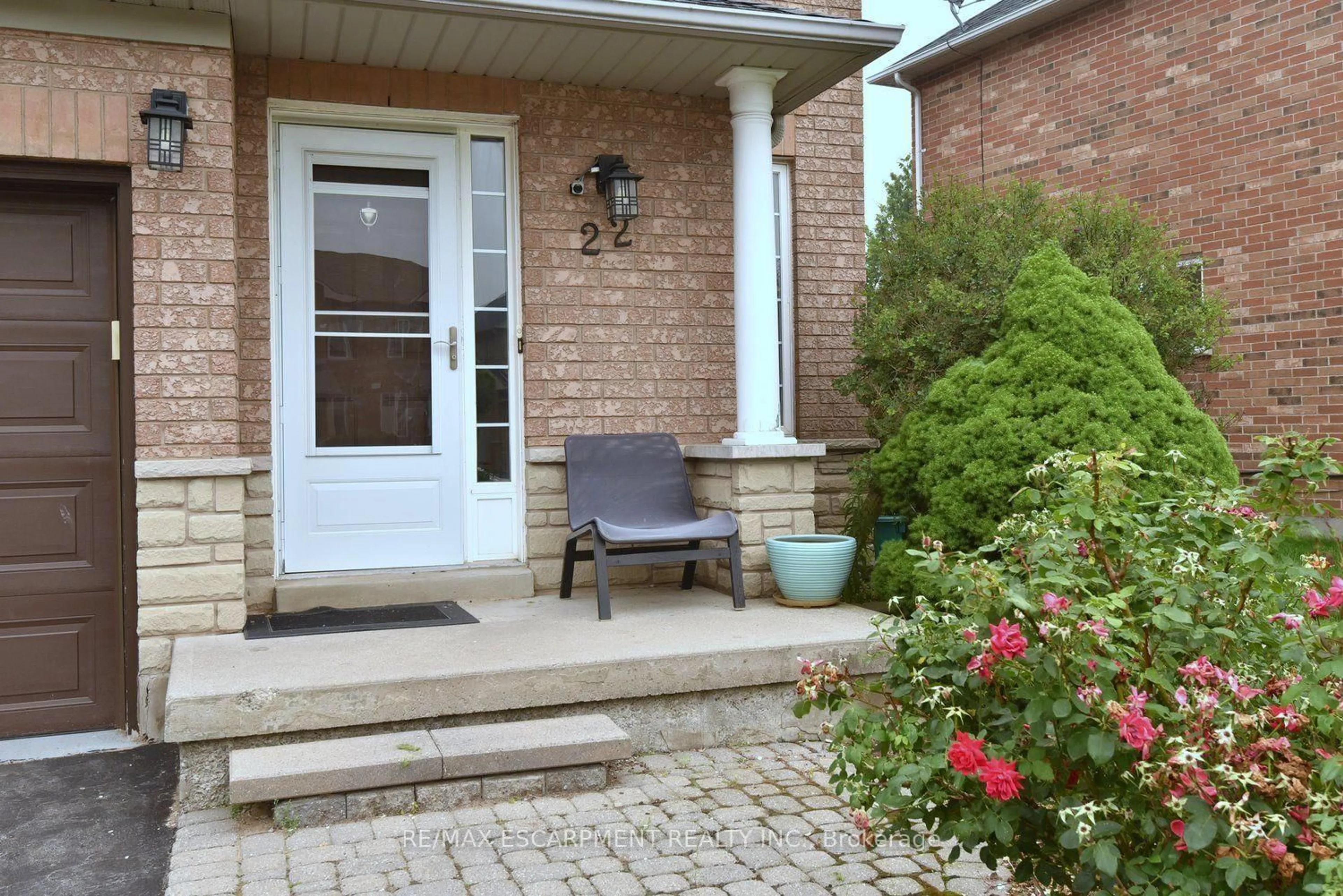 Patio, street for 22 Moore Cres, Hamilton Ontario L9G 4Z5