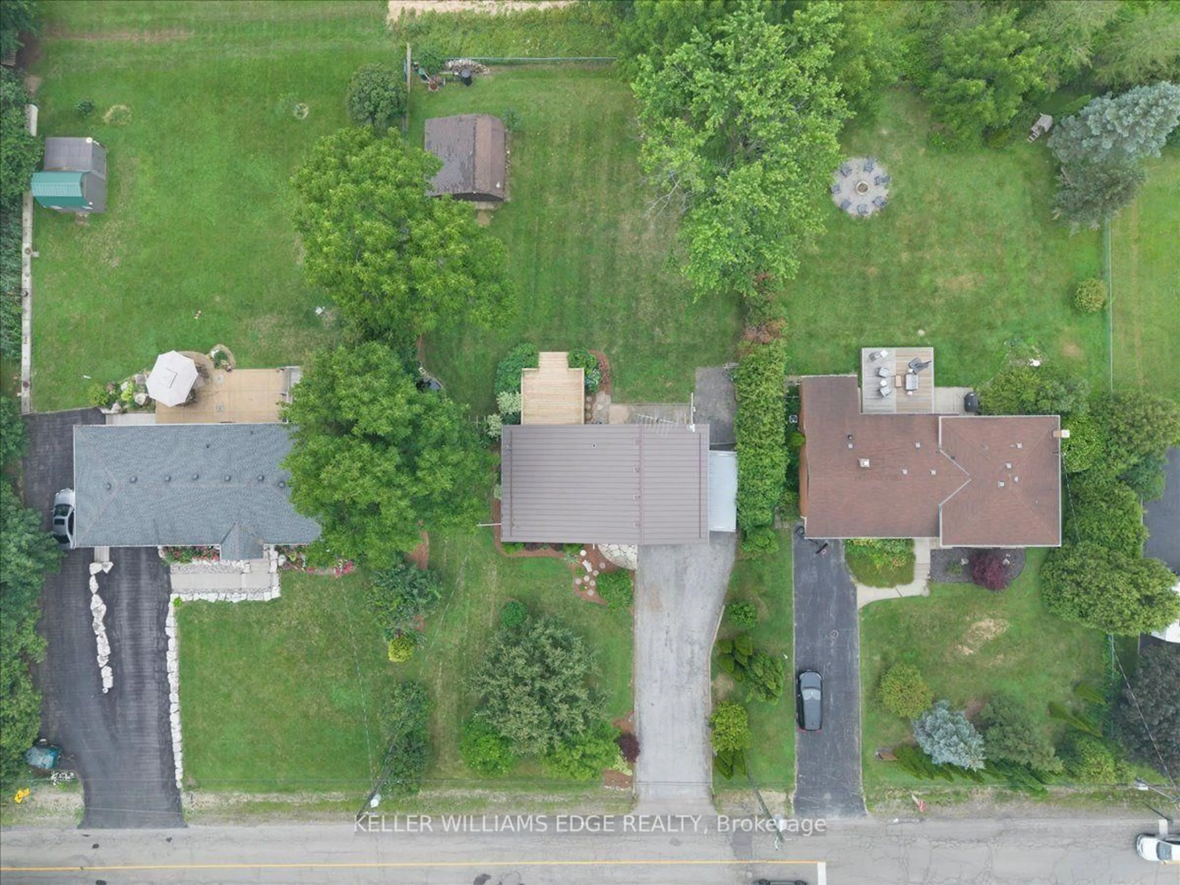 A pic from outside/outdoor area/front of a property/back of a property/a pic from drone, street for 421 Rock Chapel Rd, Hamilton Ontario L9H 5E2