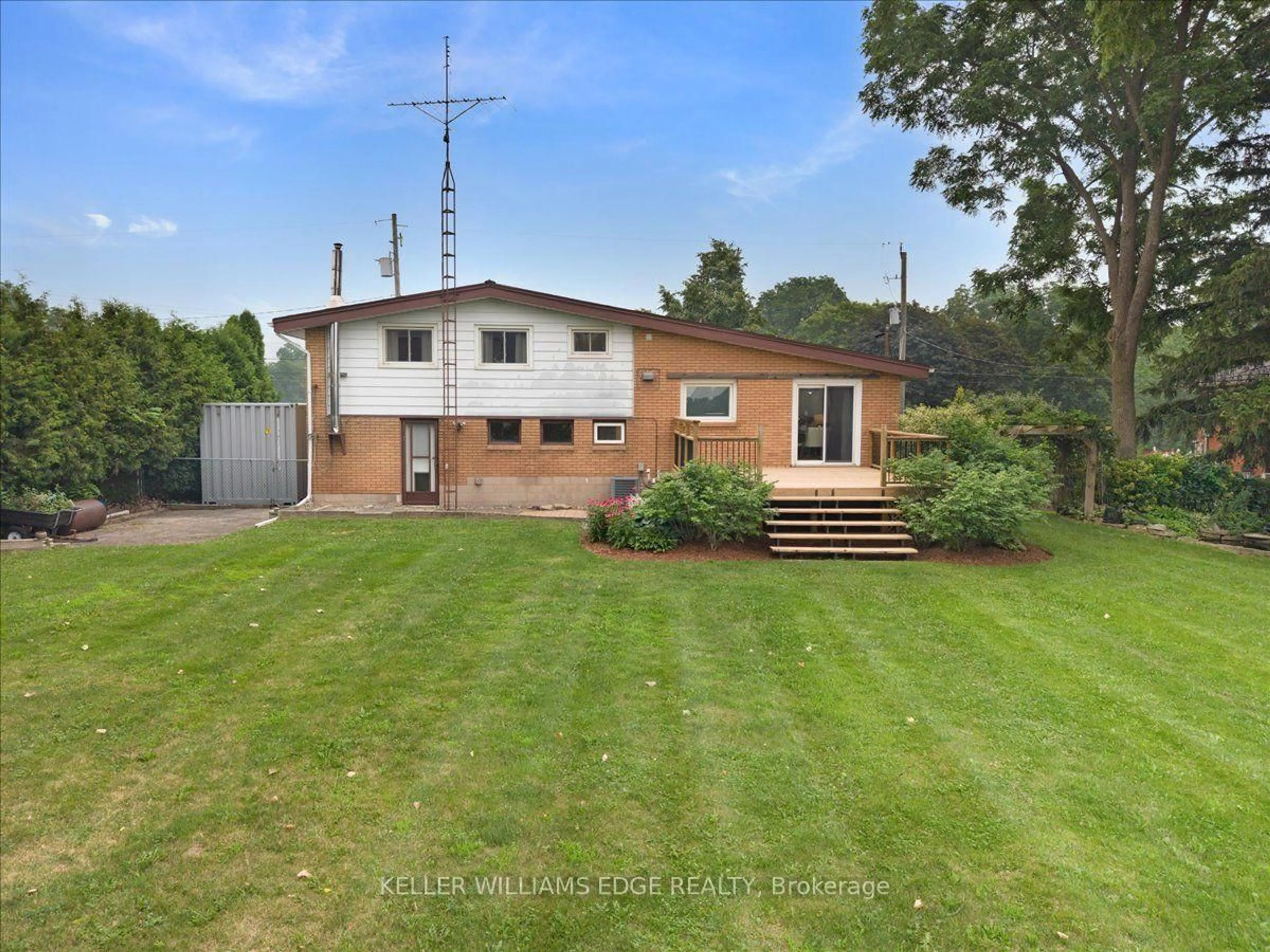 A pic from outside/outdoor area/front of a property/back of a property/a pic from drone, building for 421 Rock Chapel Rd, Hamilton Ontario L9H 5E2