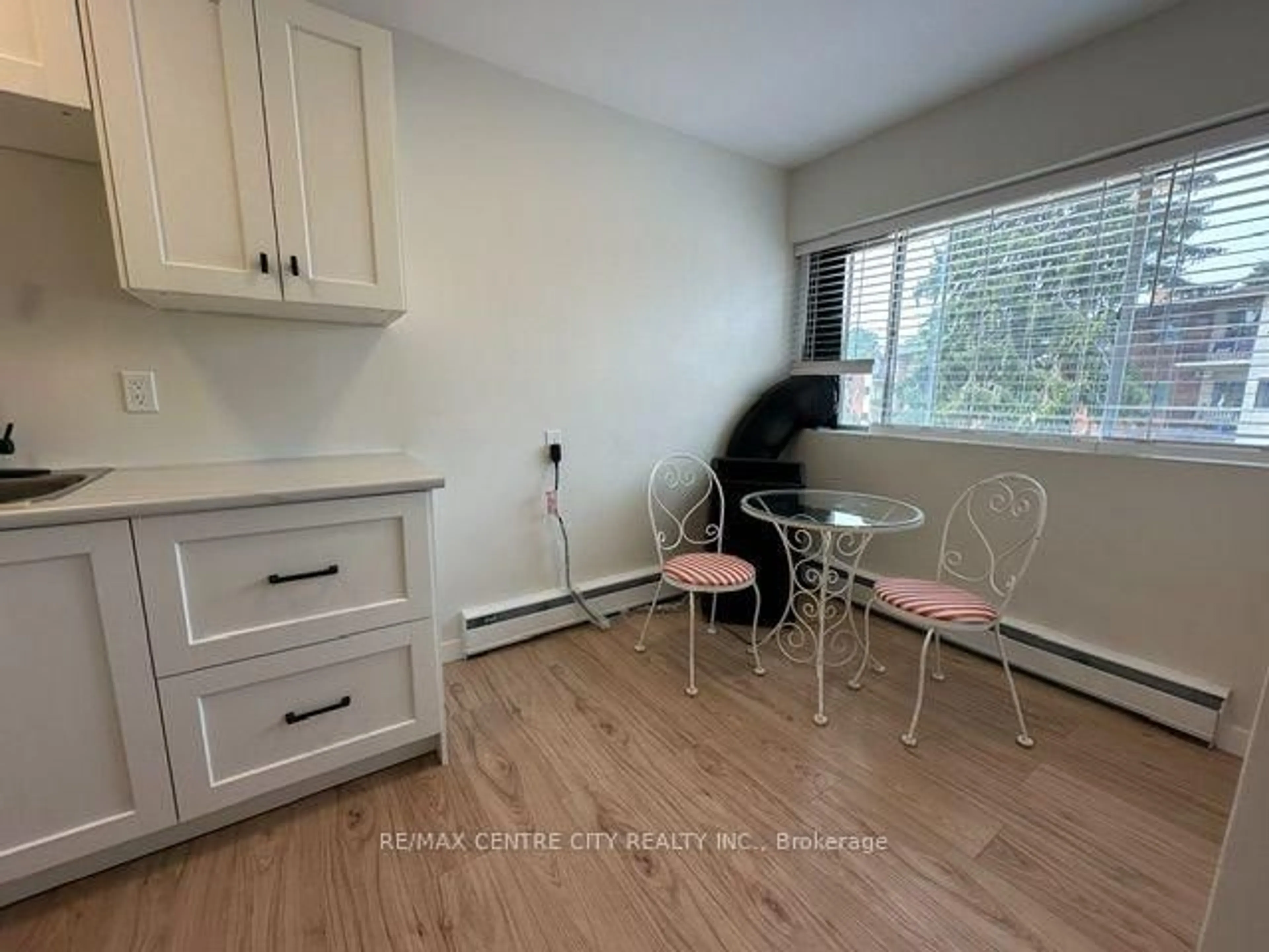 A pic of a room for 1172 Hamilton Rd #208, London East Ontario N5W 1A9