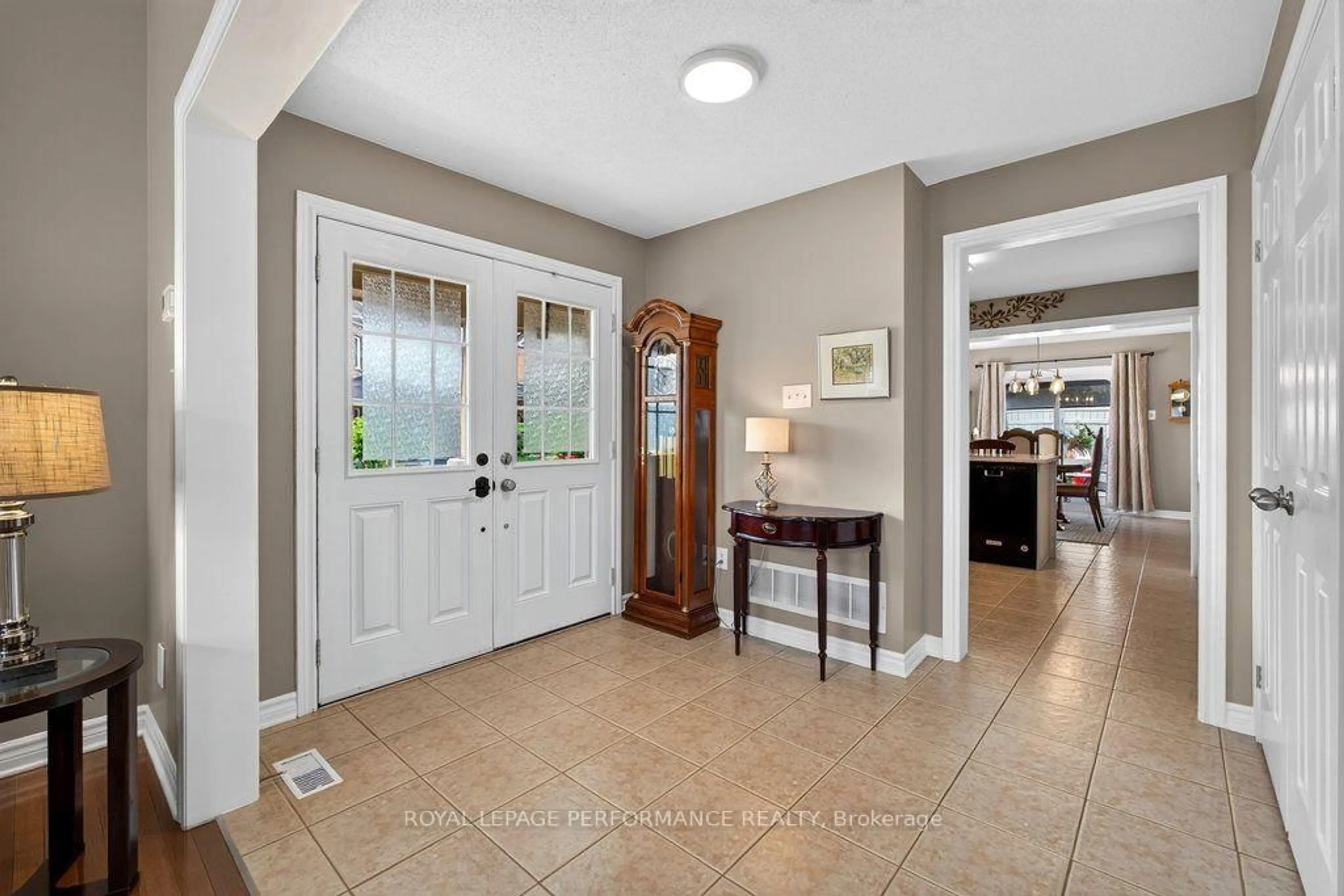 Indoor entryway for 2423 Regatta Ave, Ottawa Ontario K2J 0T7