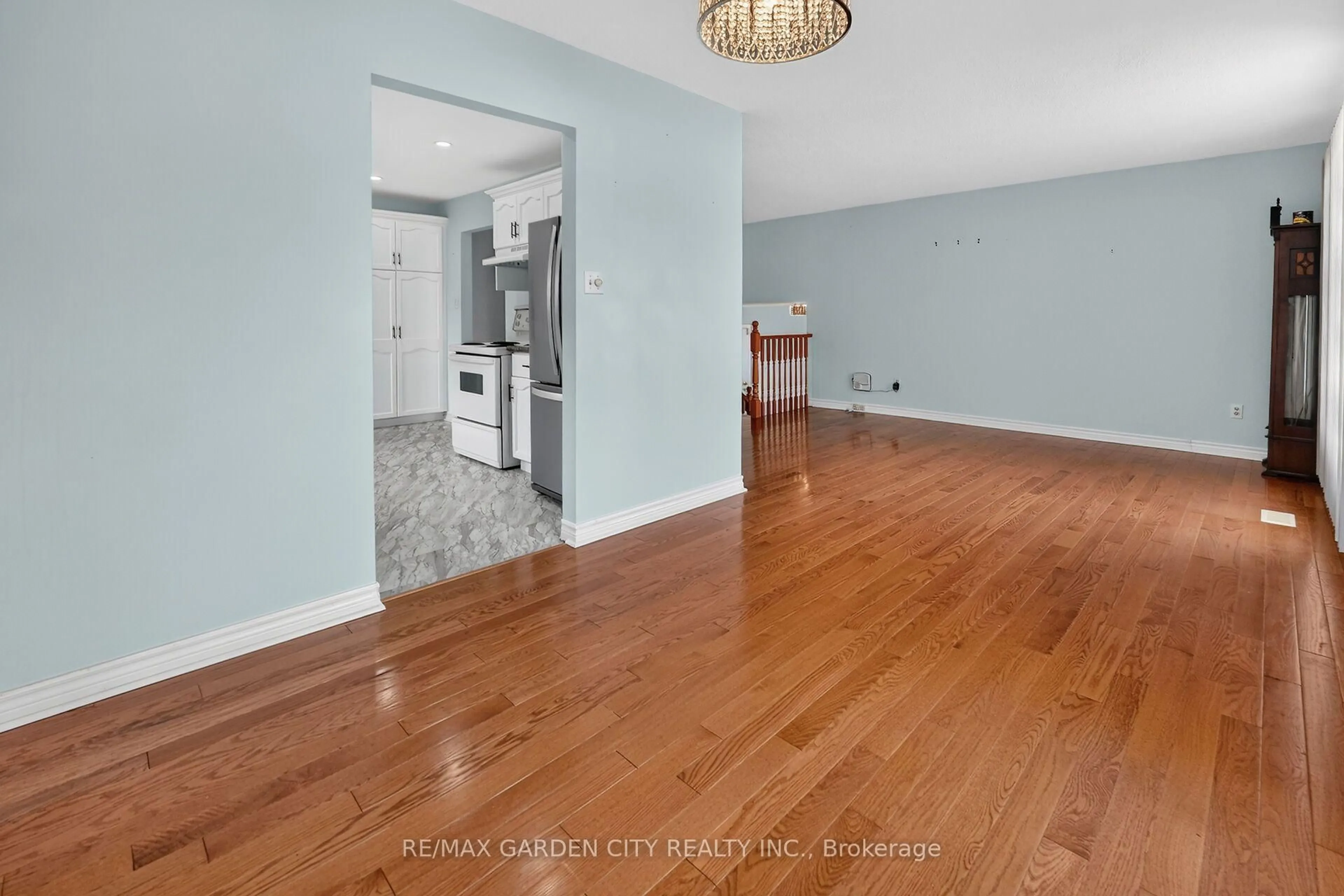 A pic of a room for 186 Glenmor Dr, Haldimand Ontario N0A 1A0