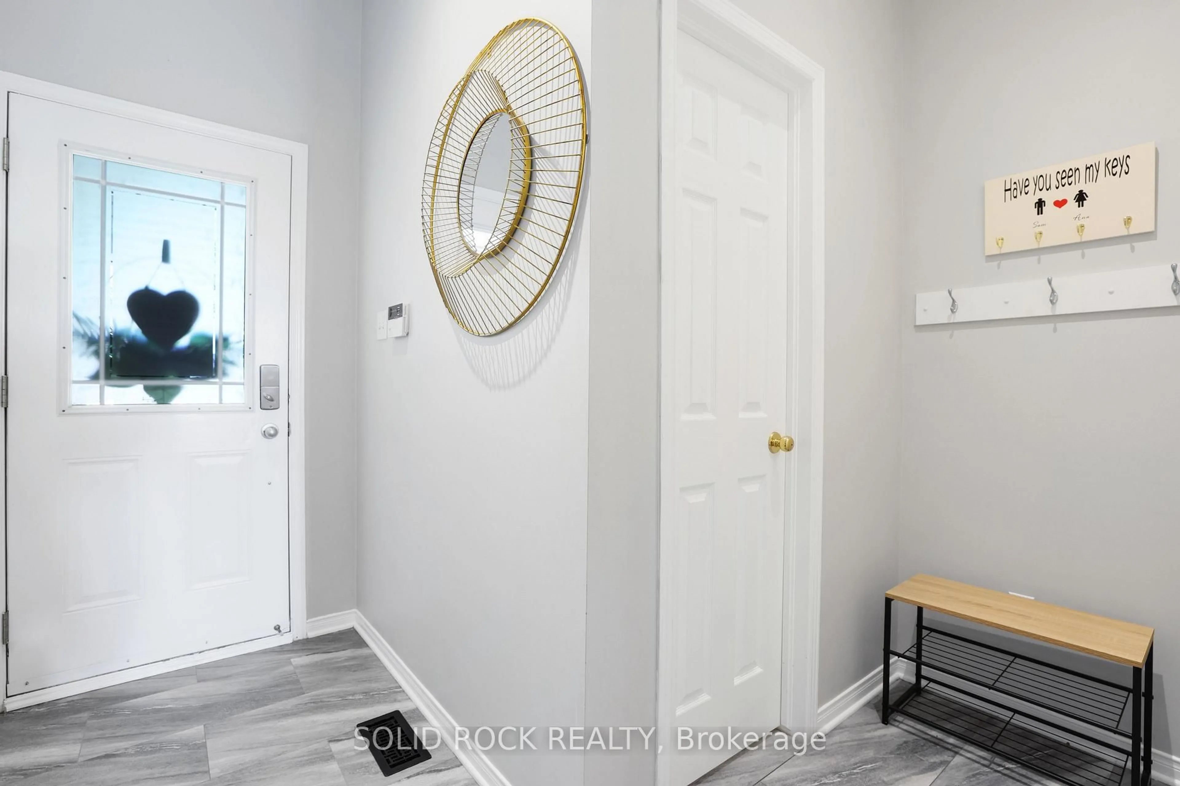 Indoor entryway for 2024 Boisfranc Circ, Orleans Ontario K4A 4Z6