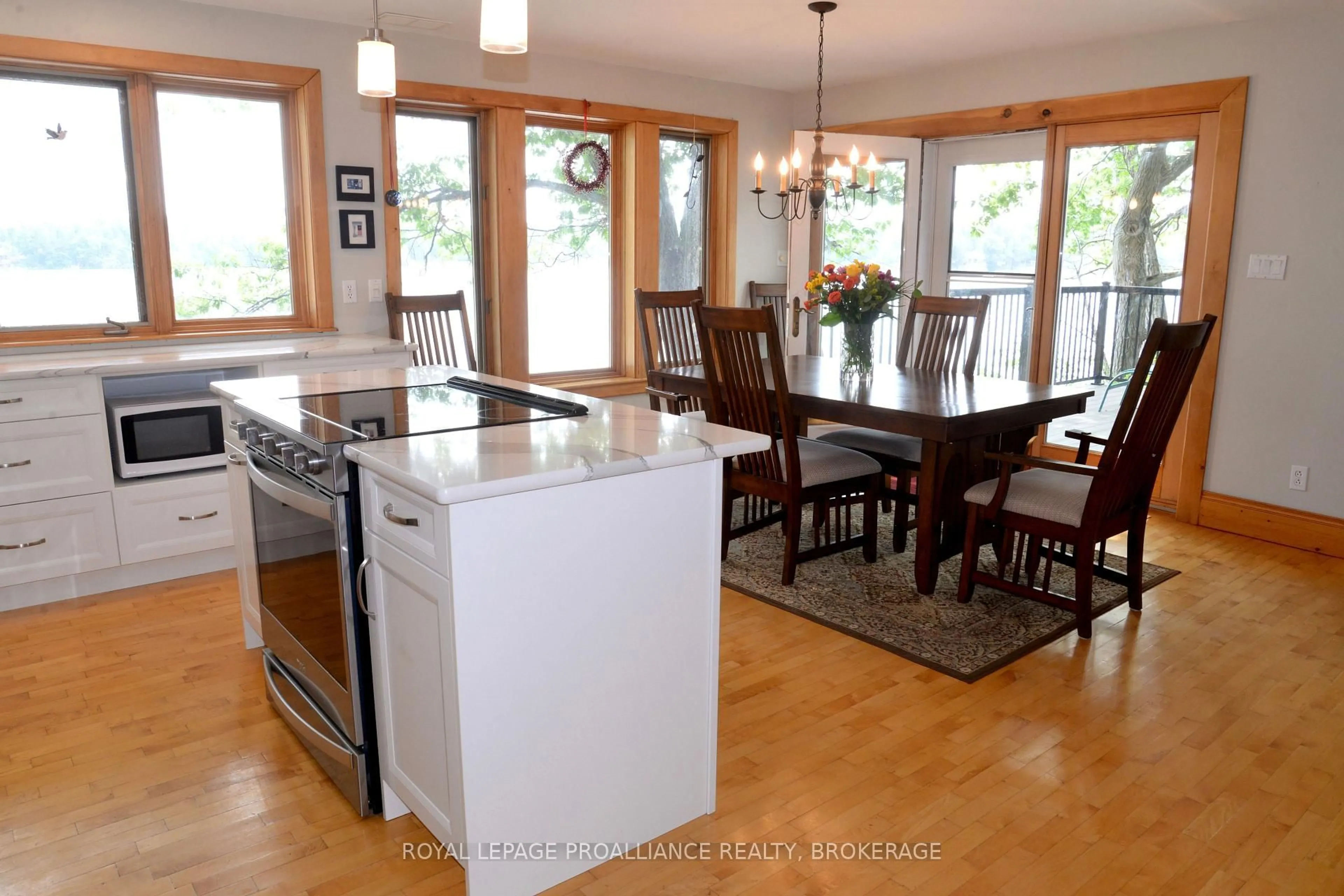 Open concept kitchen, unknown for 6079 Carleton Dr, Verona Ontario K0H 2W0