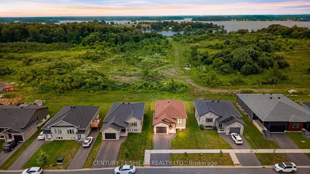2296 Crewson Crt, Cornwall 2