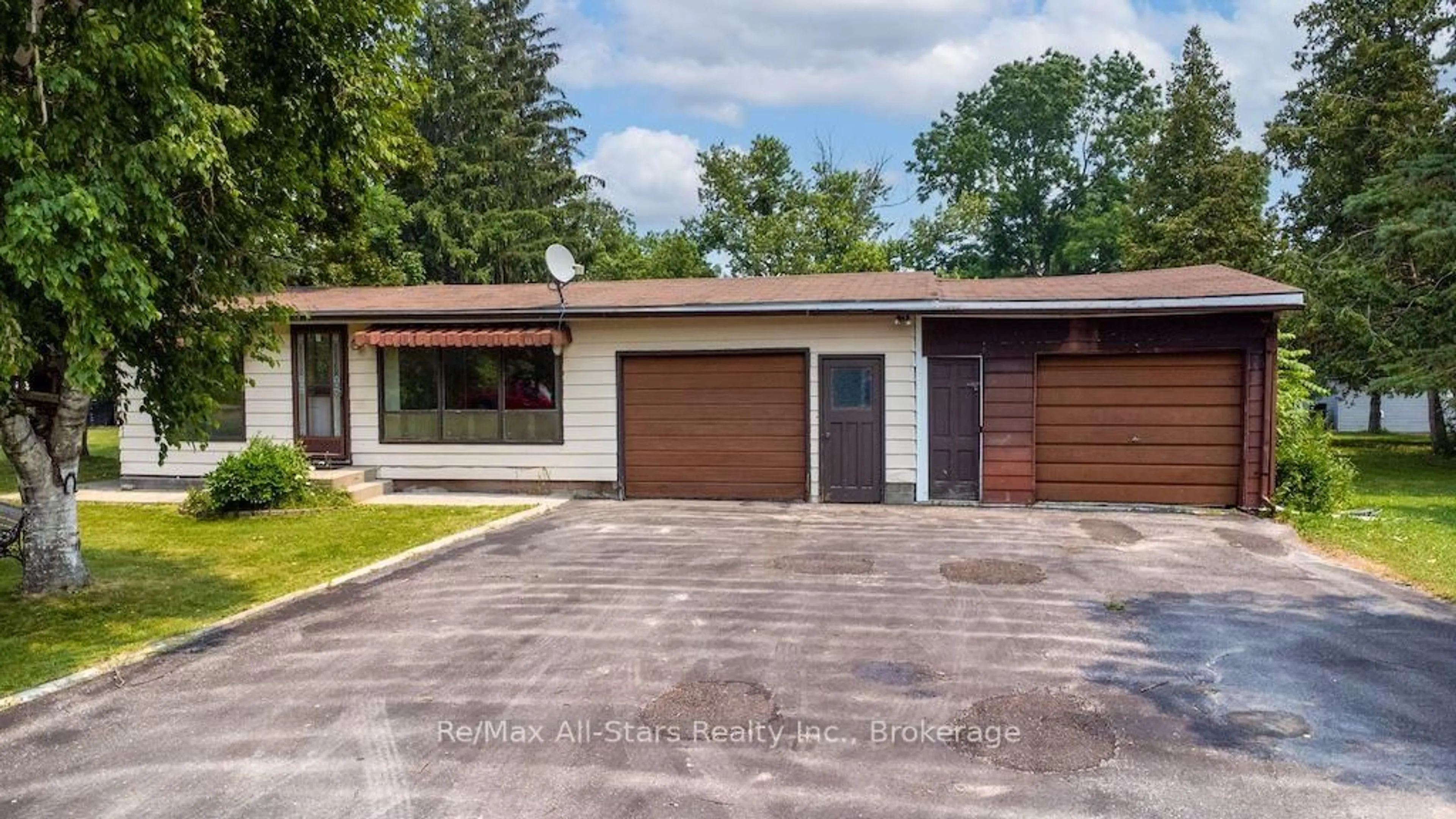 Unknown for 9 Jones Ave, Kawartha Lakes Ontario K0M 1G0