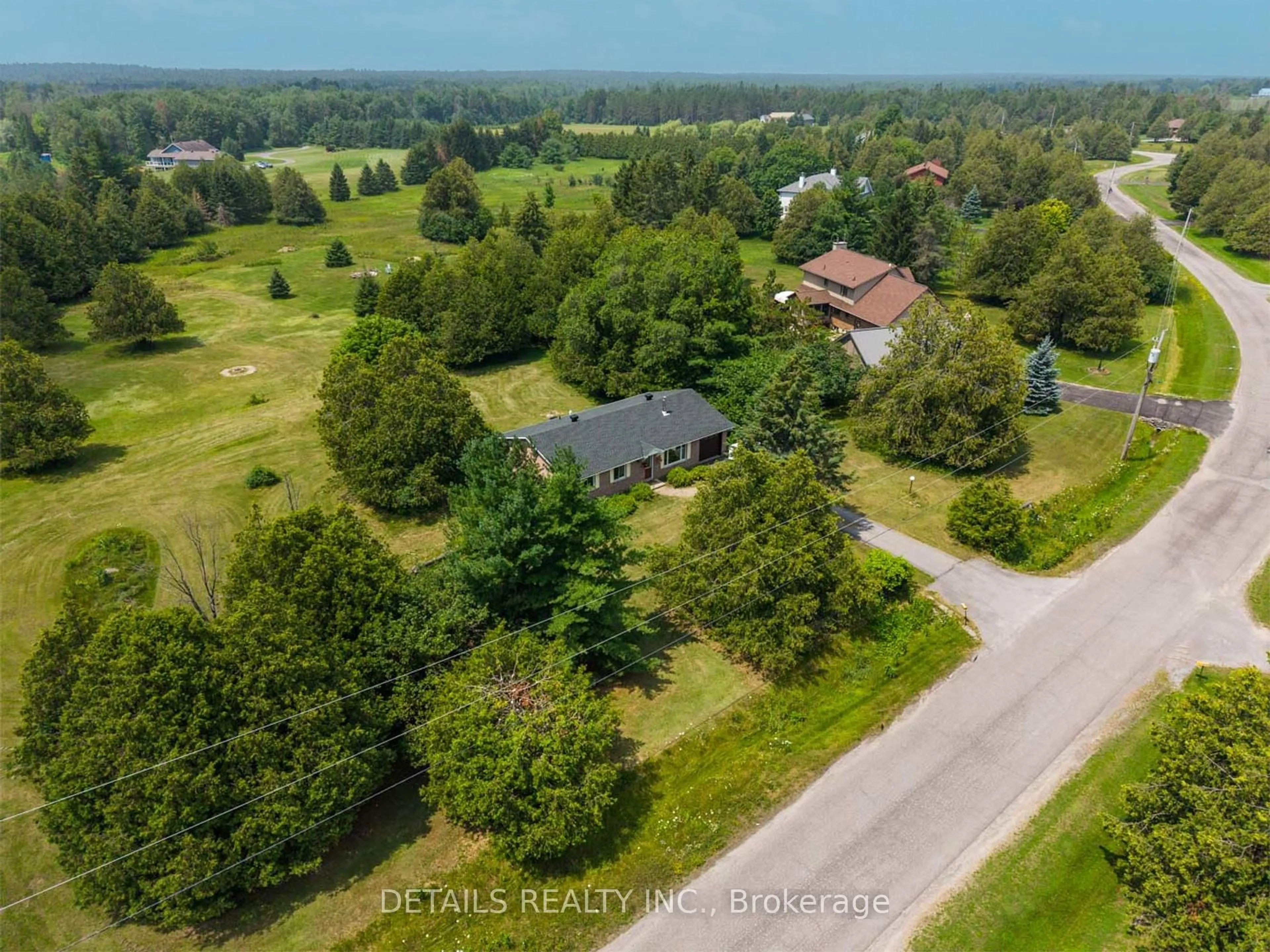 A pic from outside/outdoor area/front of a property/back of a property/a pic from drone, unknown for 120 Delaney Dr, Carp Ontario K0A 1L0