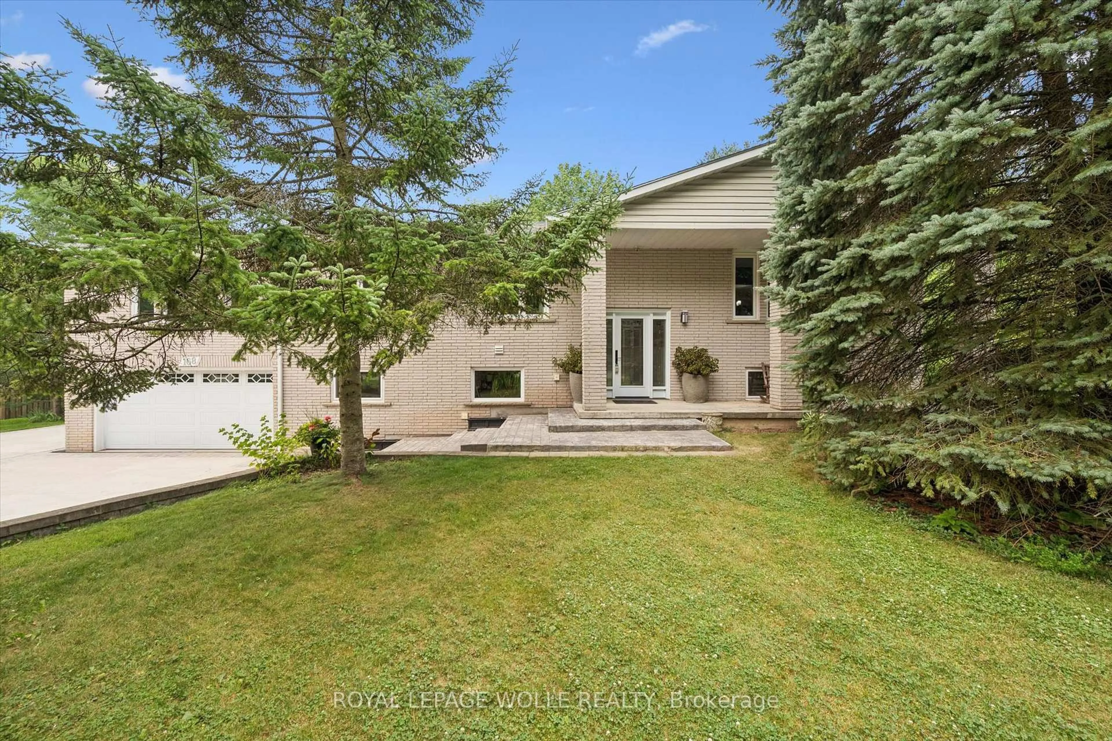 A pic from outside/outdoor area/front of a property/back of a property/a pic from drone, street for 168 Brewery St, Wilmot Ontario N3A 2S8