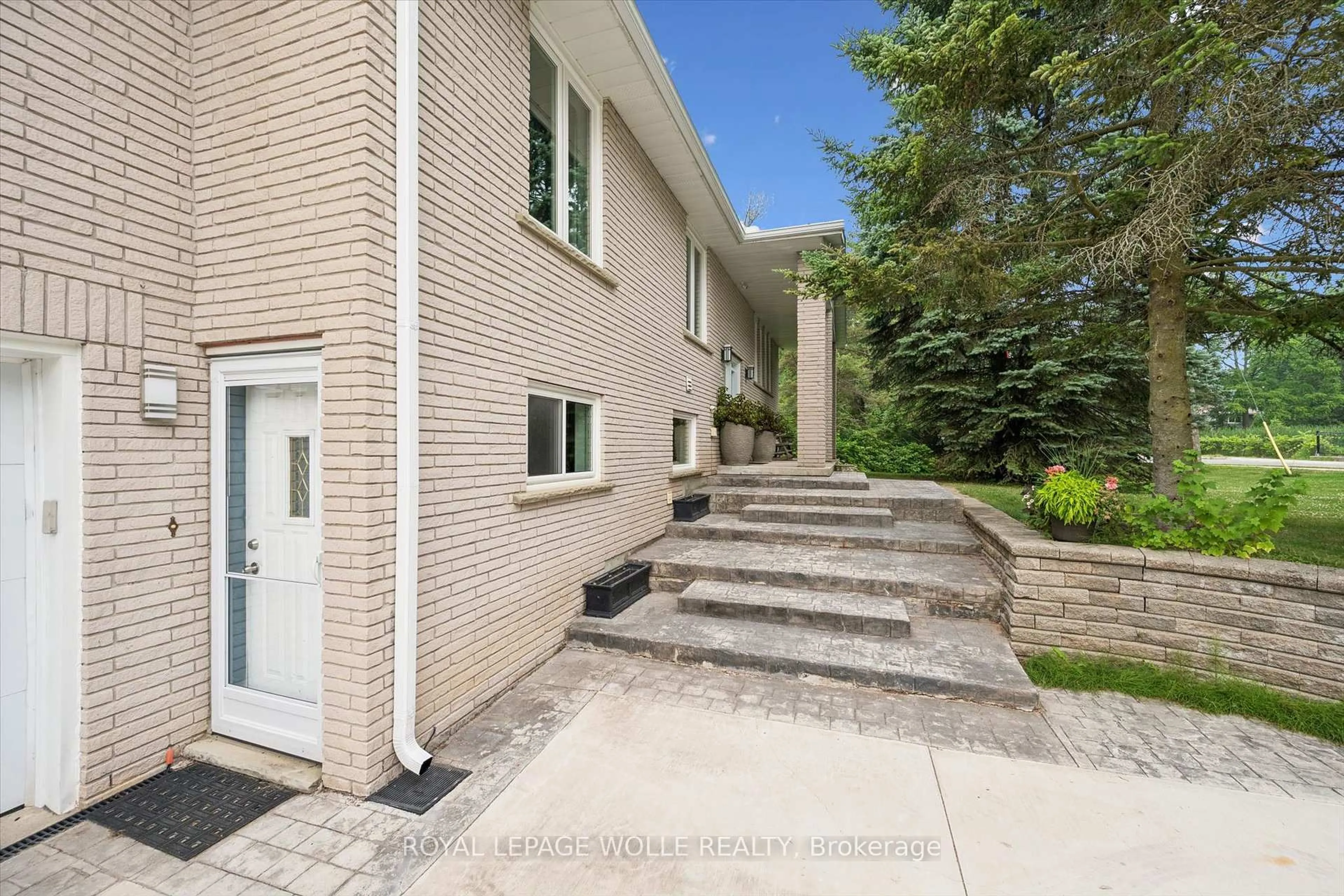 Unknown for 168 Brewery St, Wilmot Ontario N3A 2S8