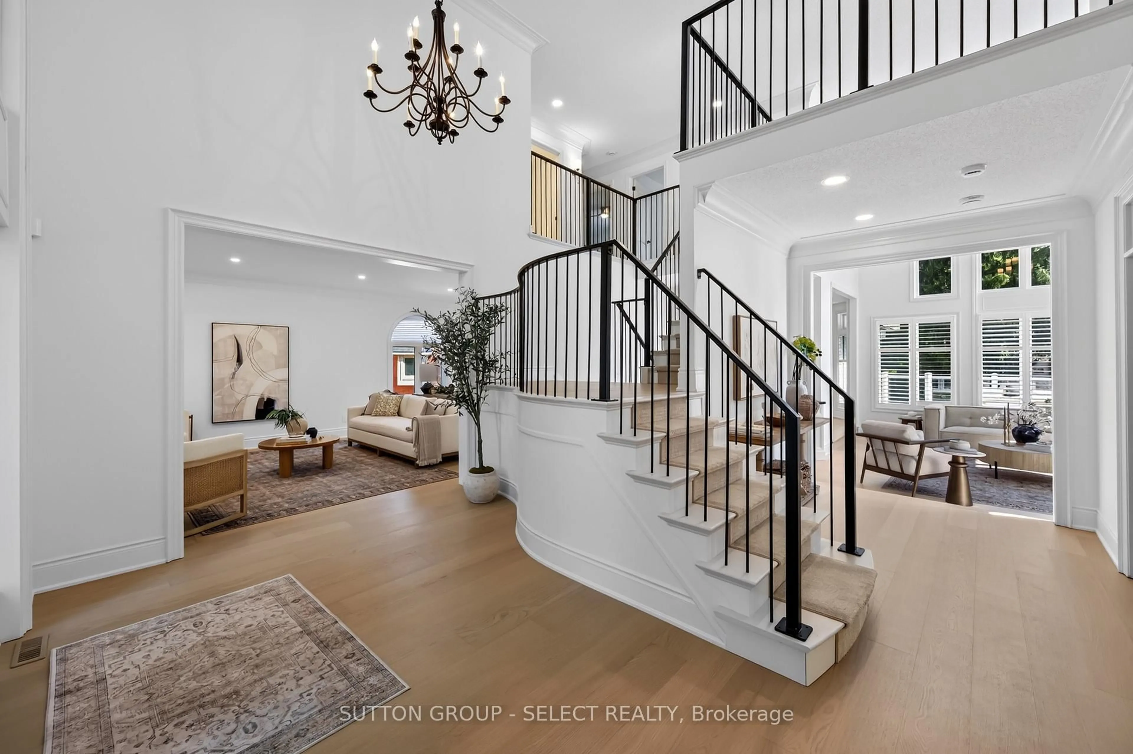 Indoor entryway for 39 Butternut Grve, London South Ontario N6K 4J3