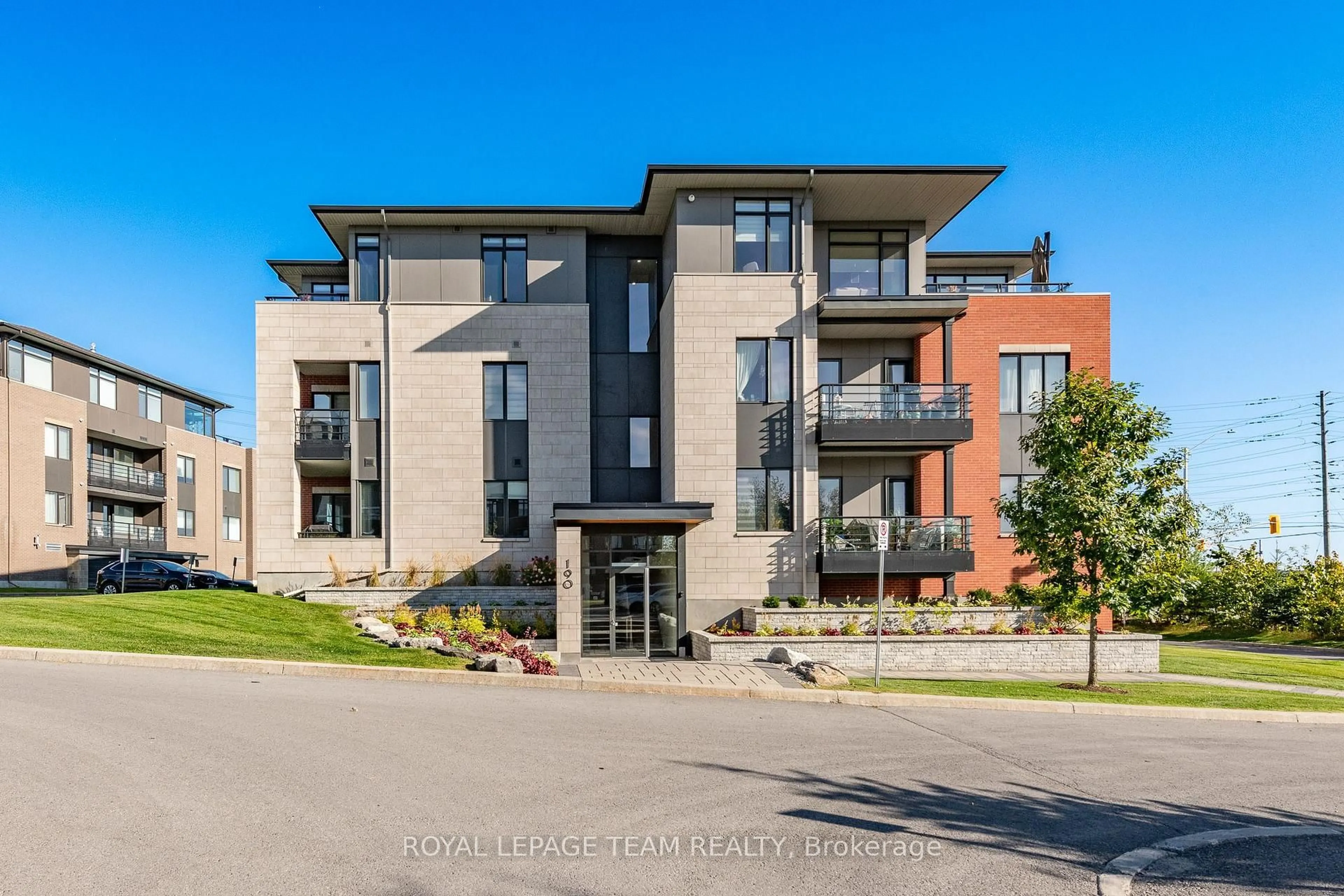 Home with brick exterior material, unknown for 190 Boundstone Way #104, Ottawa Ontario K2T 0M9