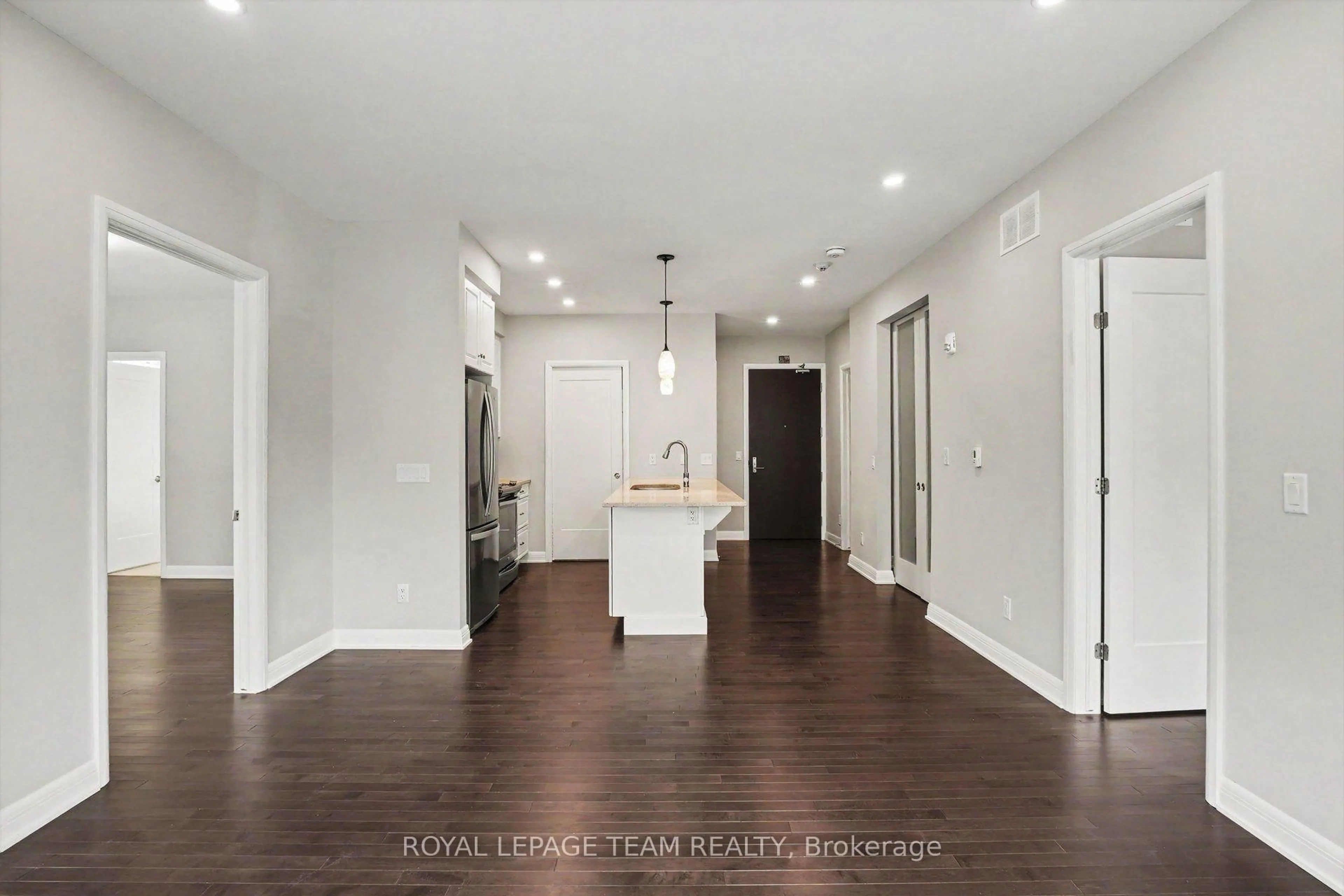 Unknown for 190 Boundstone Way #104, Ottawa Ontario K2T 0M9