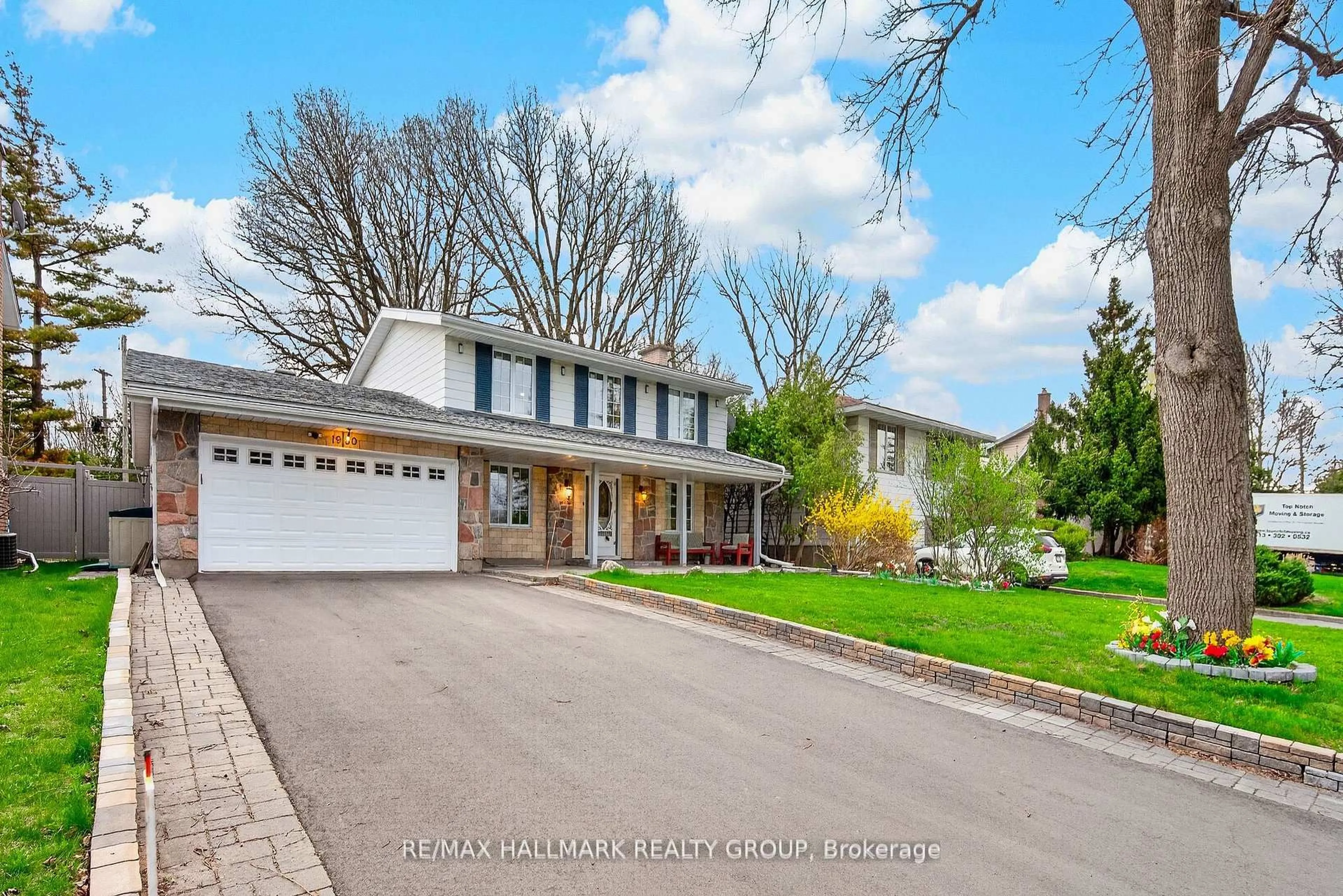 Unknown for 1930 Southampton Crt, Ottawa Ontario K2C 0W4