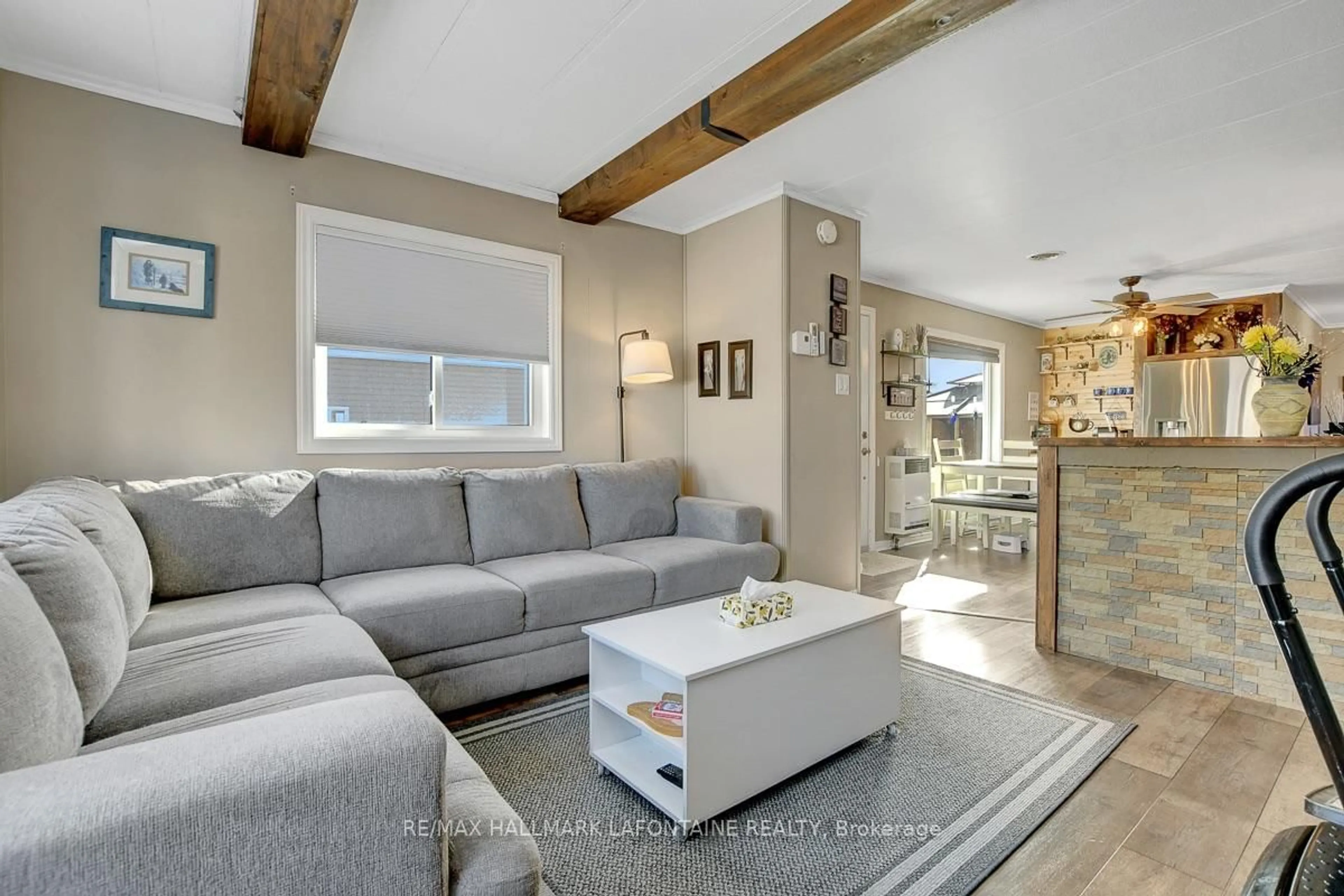 Living room with furniture, unknown for 3535 St Joseph Blvd, Ottawa Ontario K1C 1T1