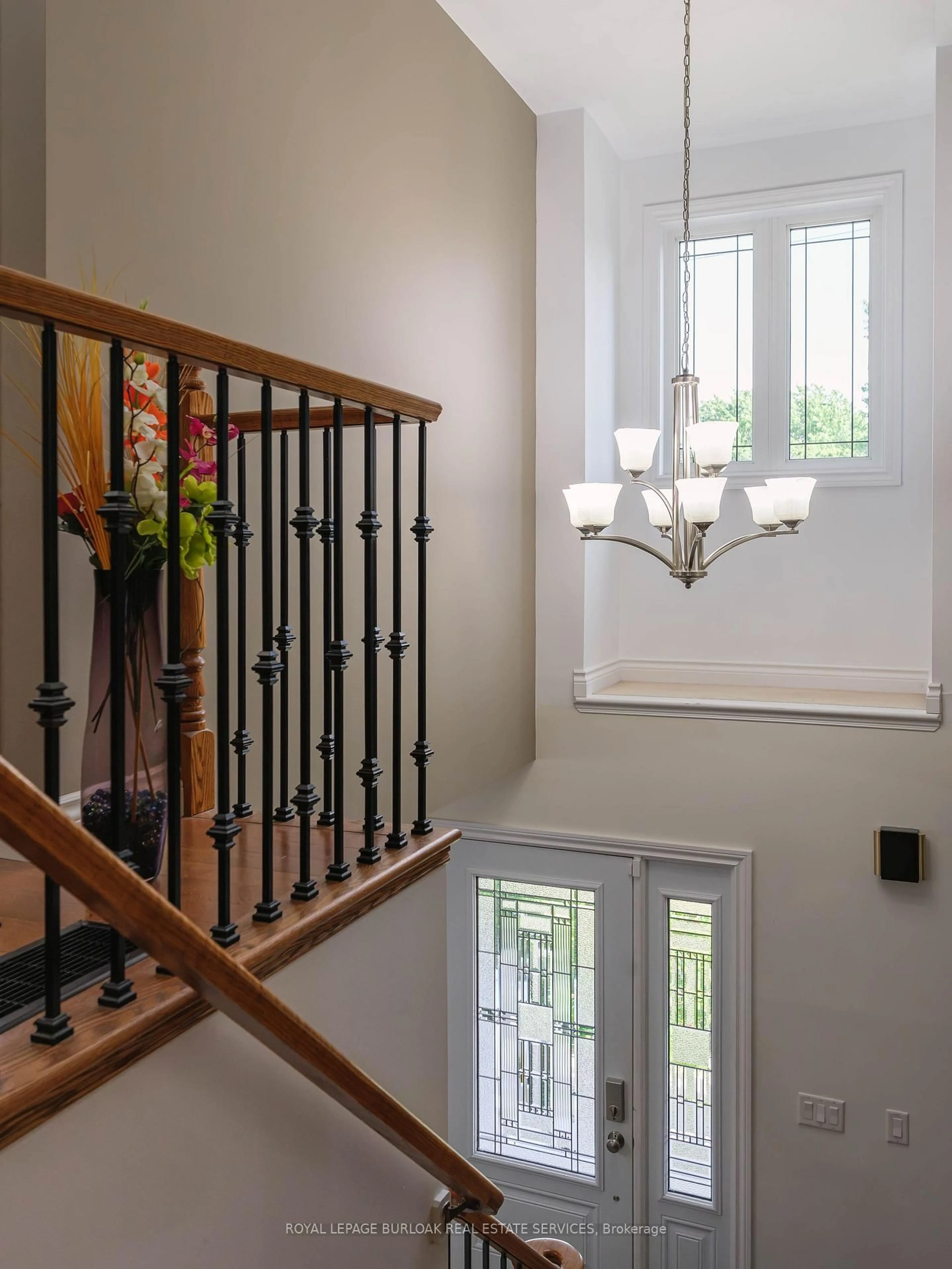 Indoor entryway for 10 Porter Ave, Haldimand Ontario N0A 1H0