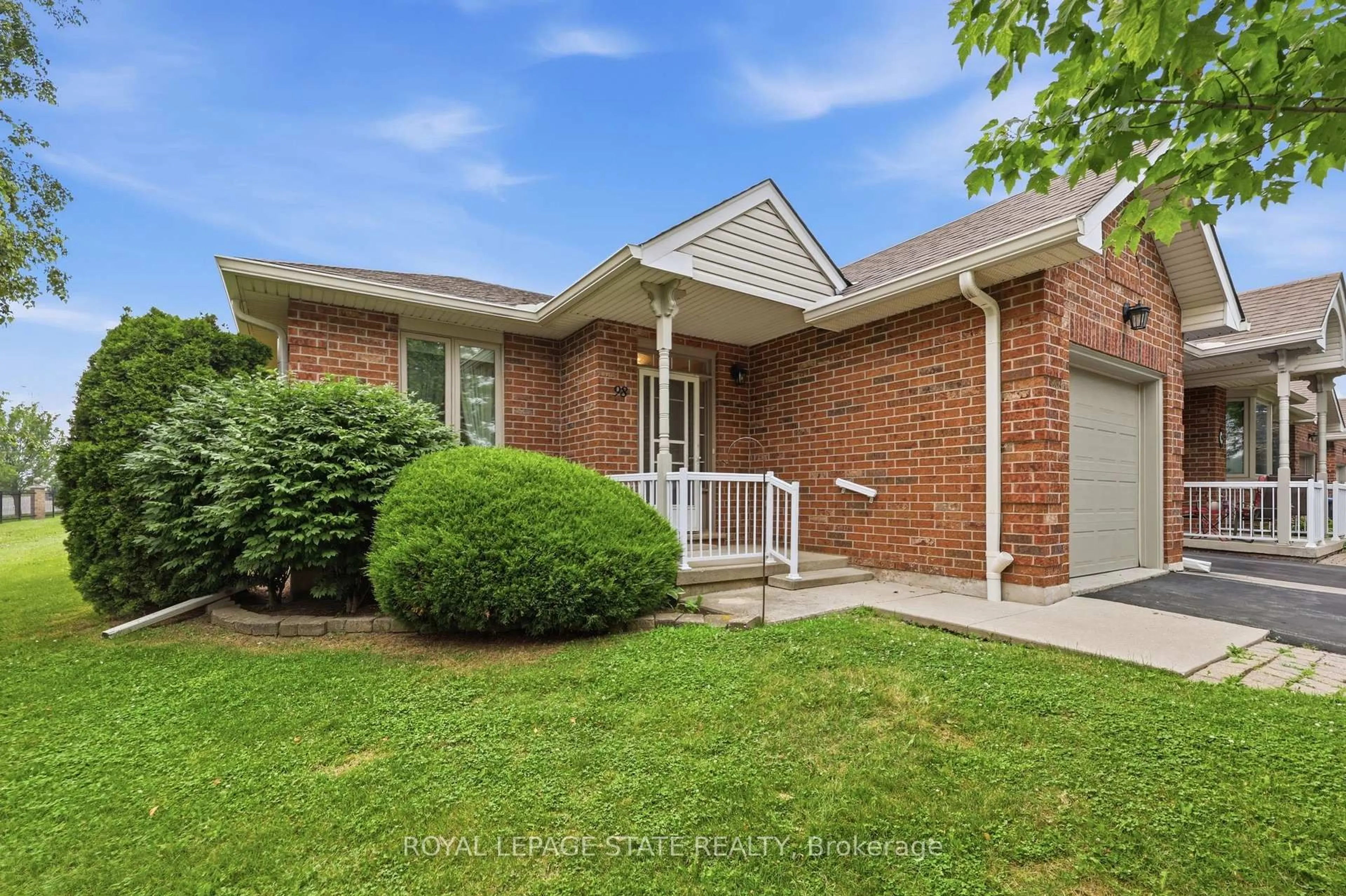 Home with brick exterior material, street for 98 Sunibel Dr #74, Hamilton Ontario L0R 1W0